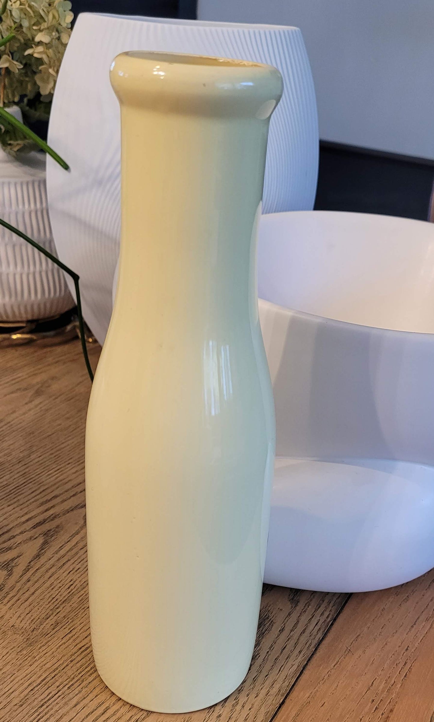 Vase bouteille en céramique jaune - Ref 8