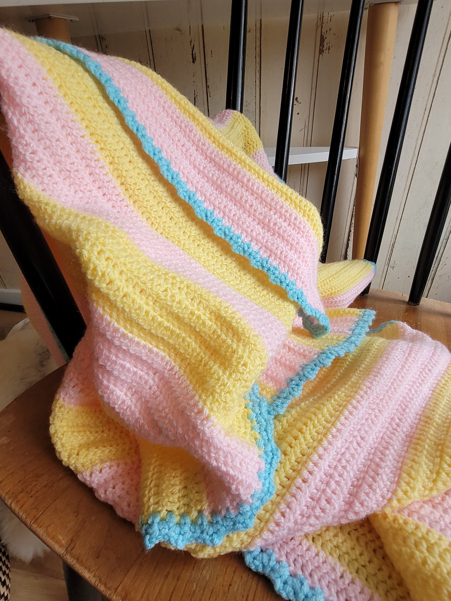 Couvre-lit bébé en crochet - couverture bébé - Ref 244