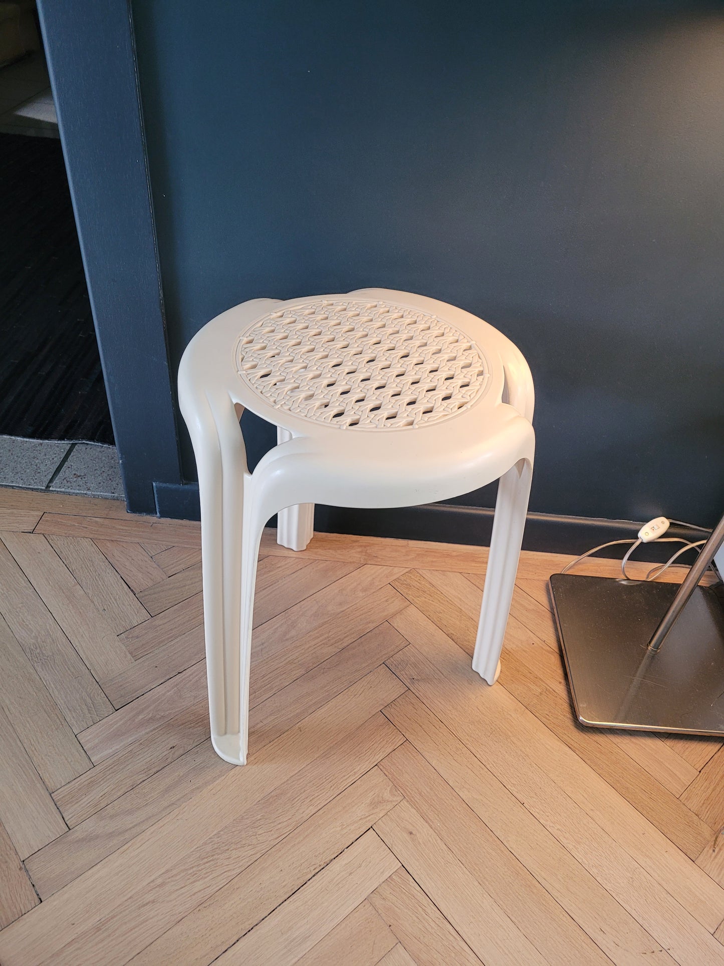 Tabouret tripode Stamp Henry Massonet - Ref 254