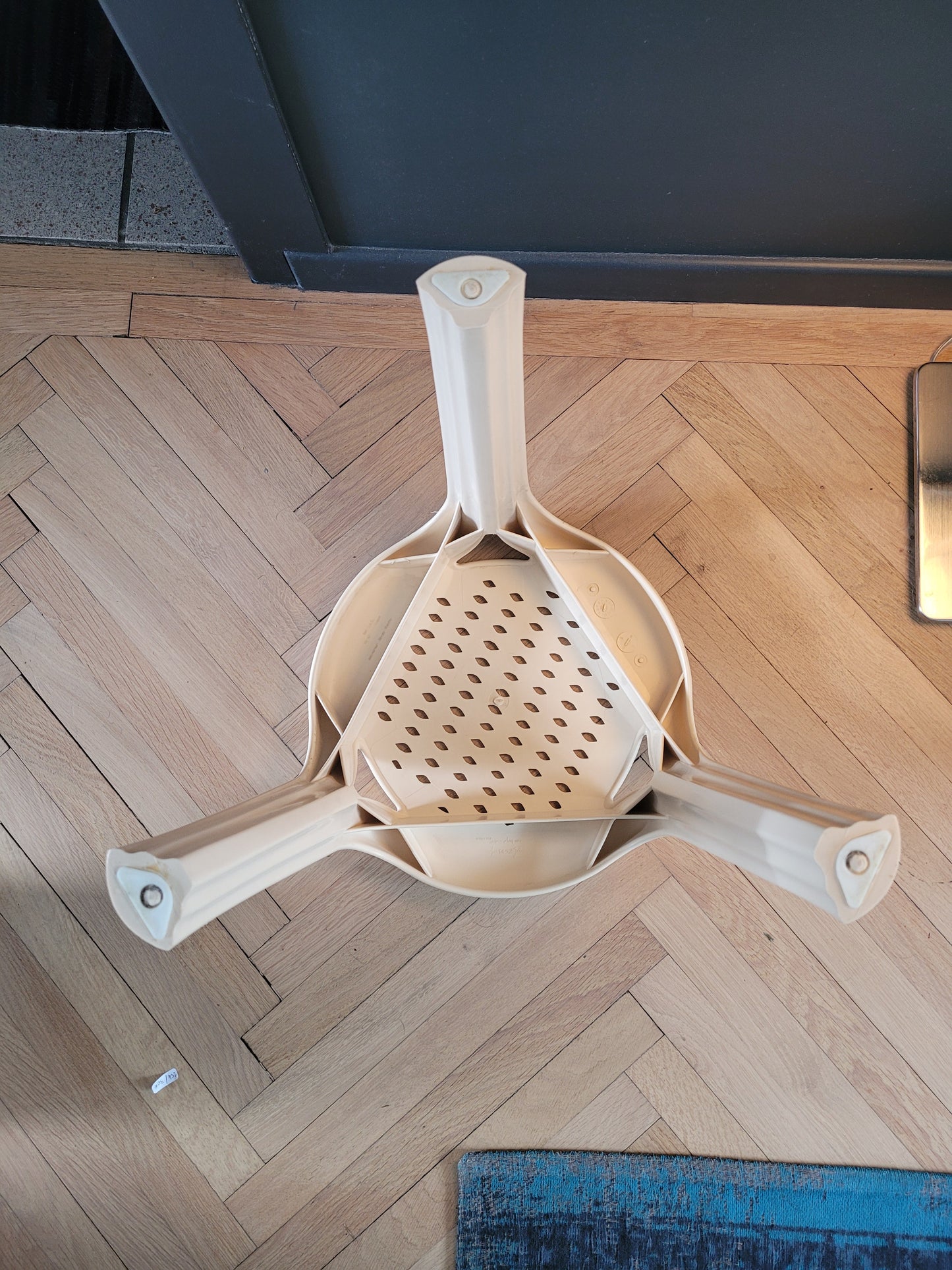 Tabouret tripode Stamp Henry Massonet - Ref 254