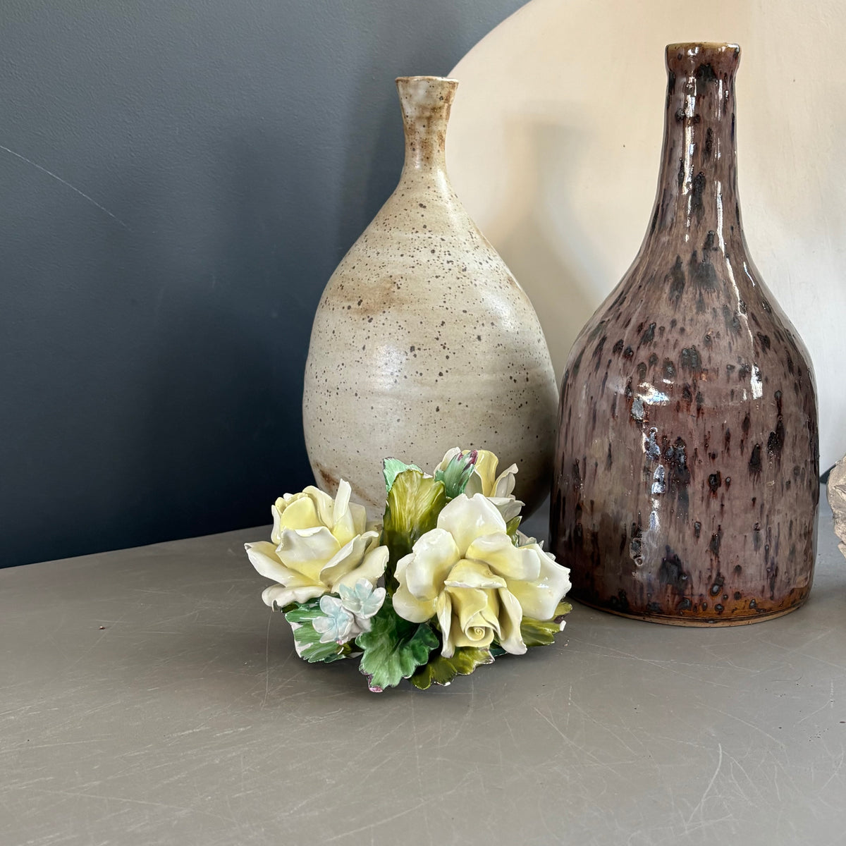 Bougeoir roses en barbotine de porcelaine - Capodimonte Italie - Ref 1378
