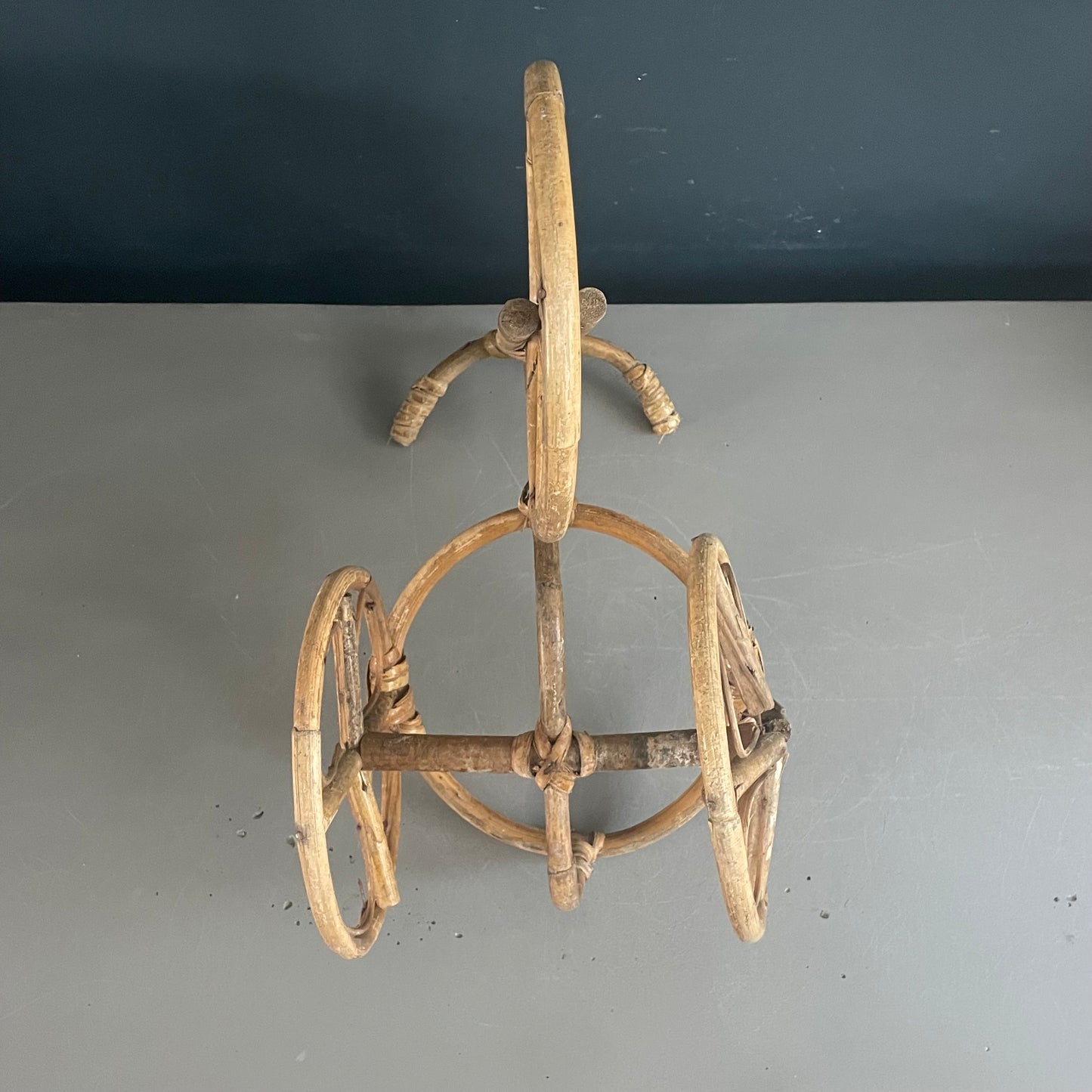 Porte plante tricycle en rotin - Ref 1117