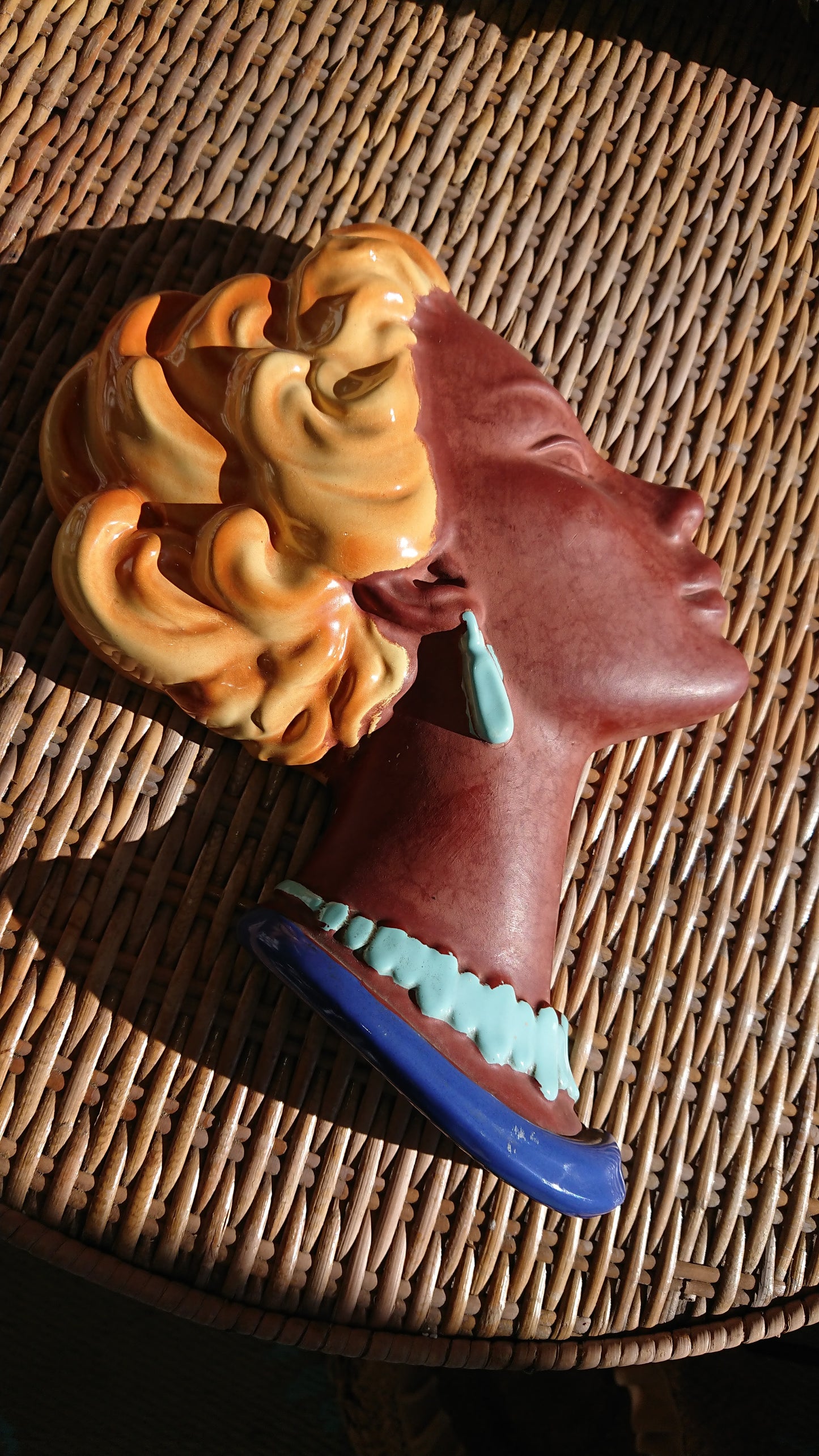 Masque en porcelaine à suspendre - Visage de femme - Ref 71