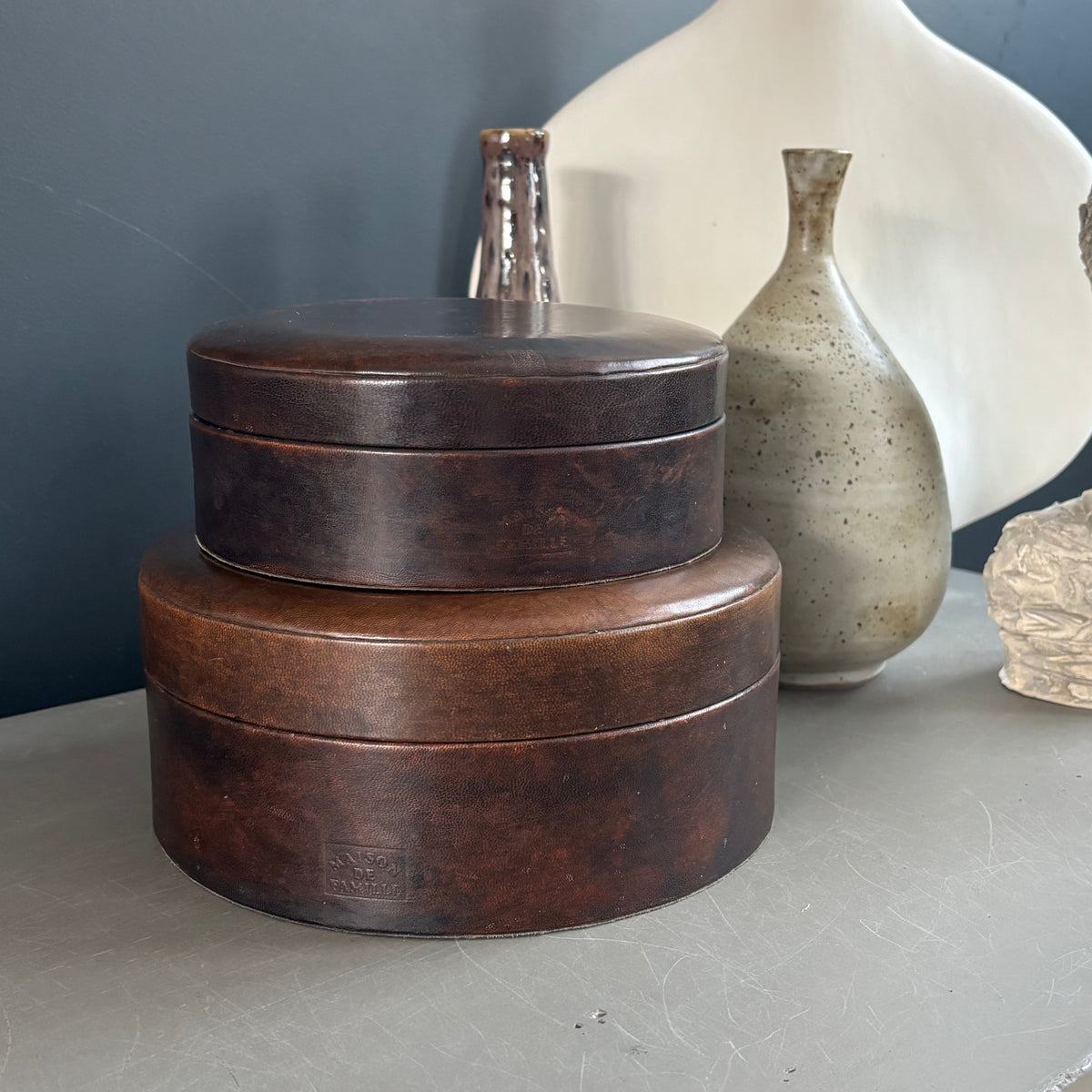 Paire de boîtes en cuir marron - Ref 1286