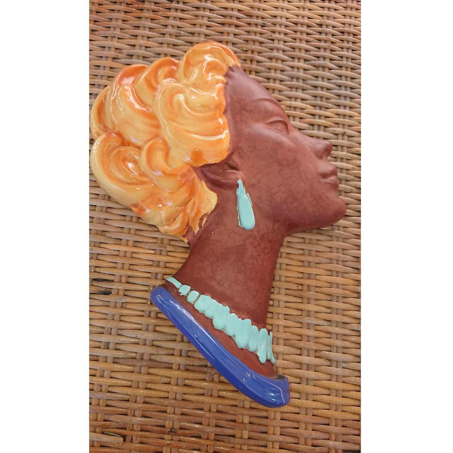 Masque en porcelaine à suspendre - Visage de femme - Ref 71