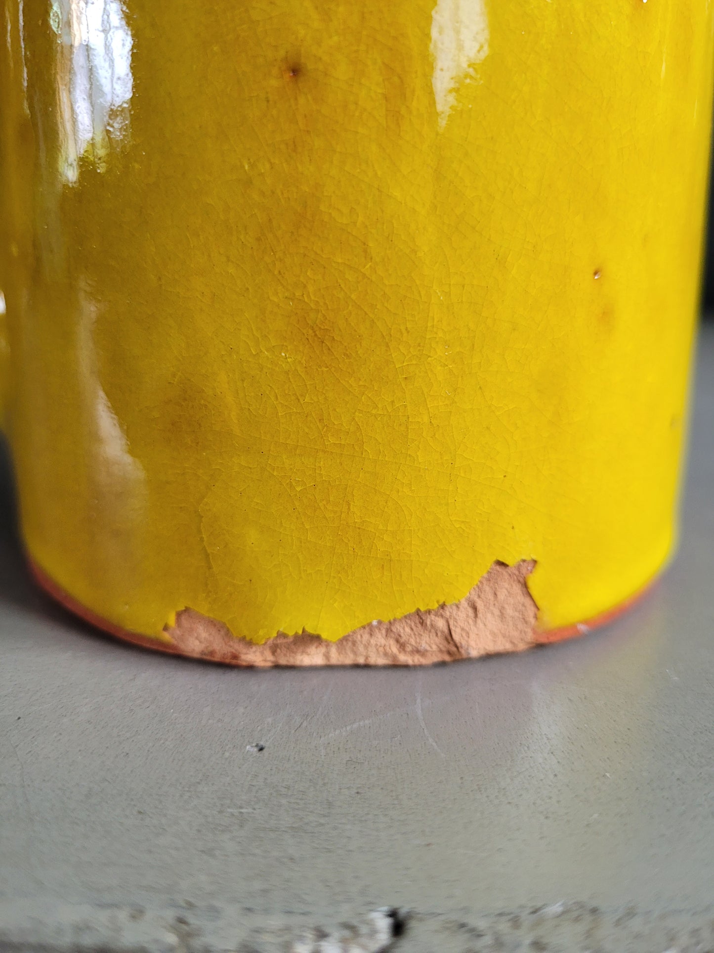 Mug en terre cuite vernissée moutarde signé / tasse - Ref 370