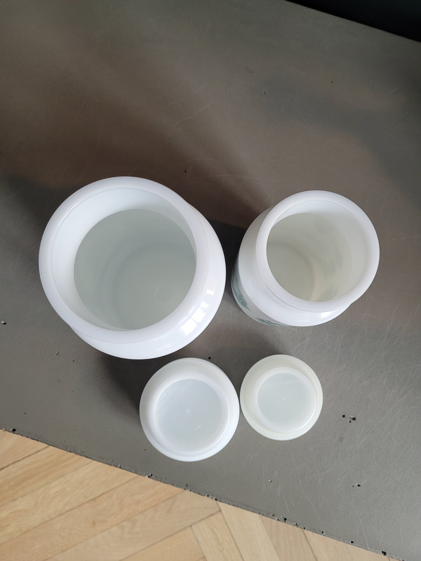 Lot de 2 pots d'apothicaire en verre opaline blanc - Herboristerie - Ref 231