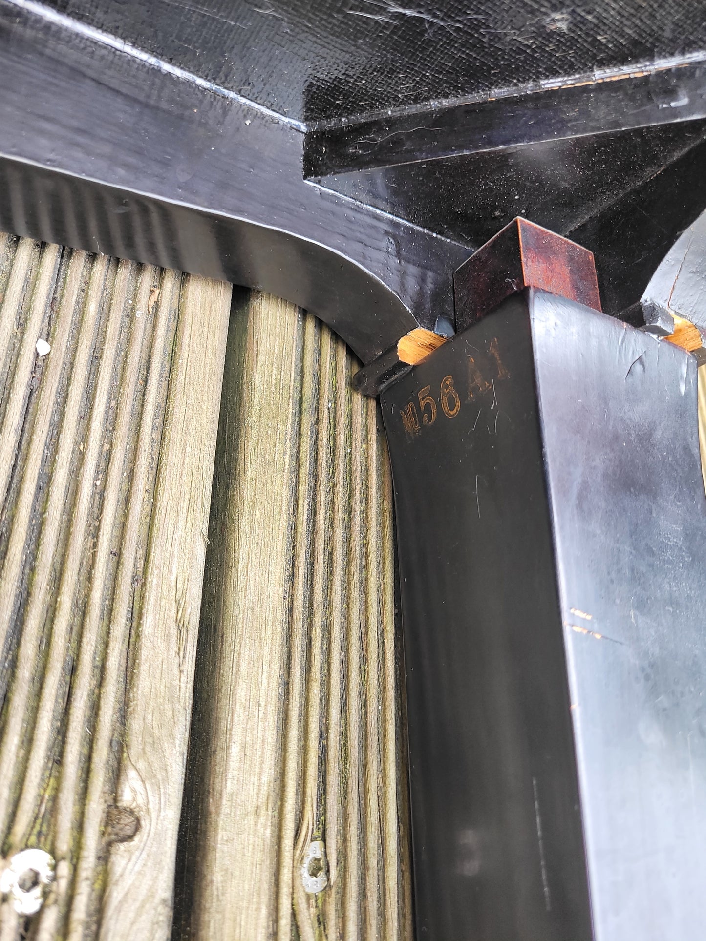 Table japonaise en bois laqué gravé- Ref 621