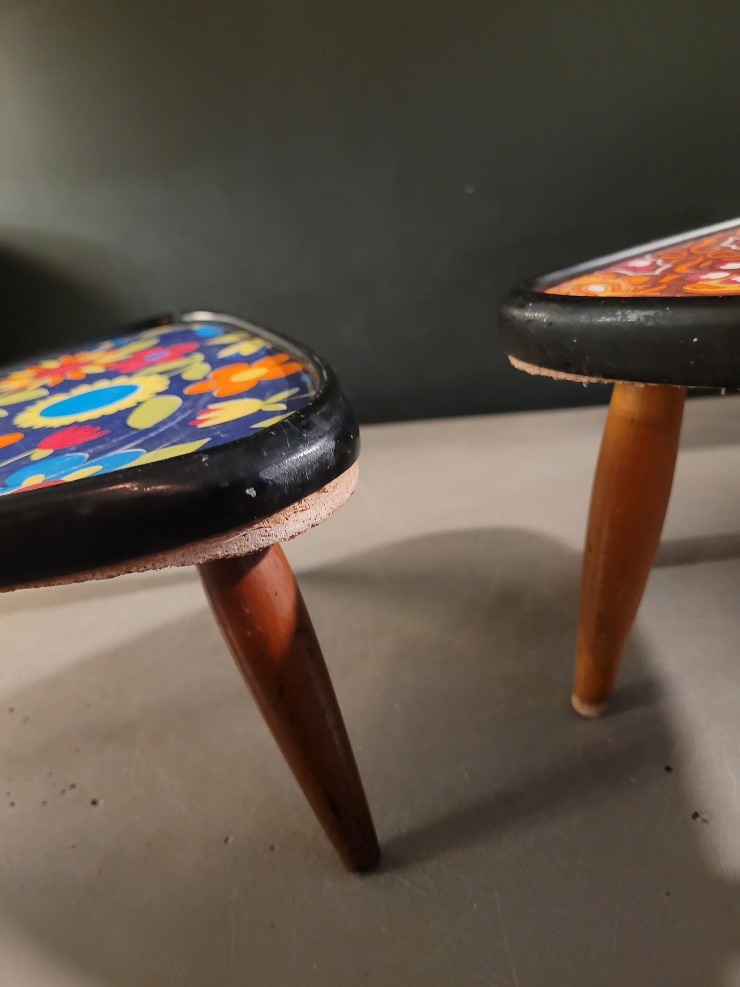 Paire de porte-plantes vintages à motifs - Ref 574