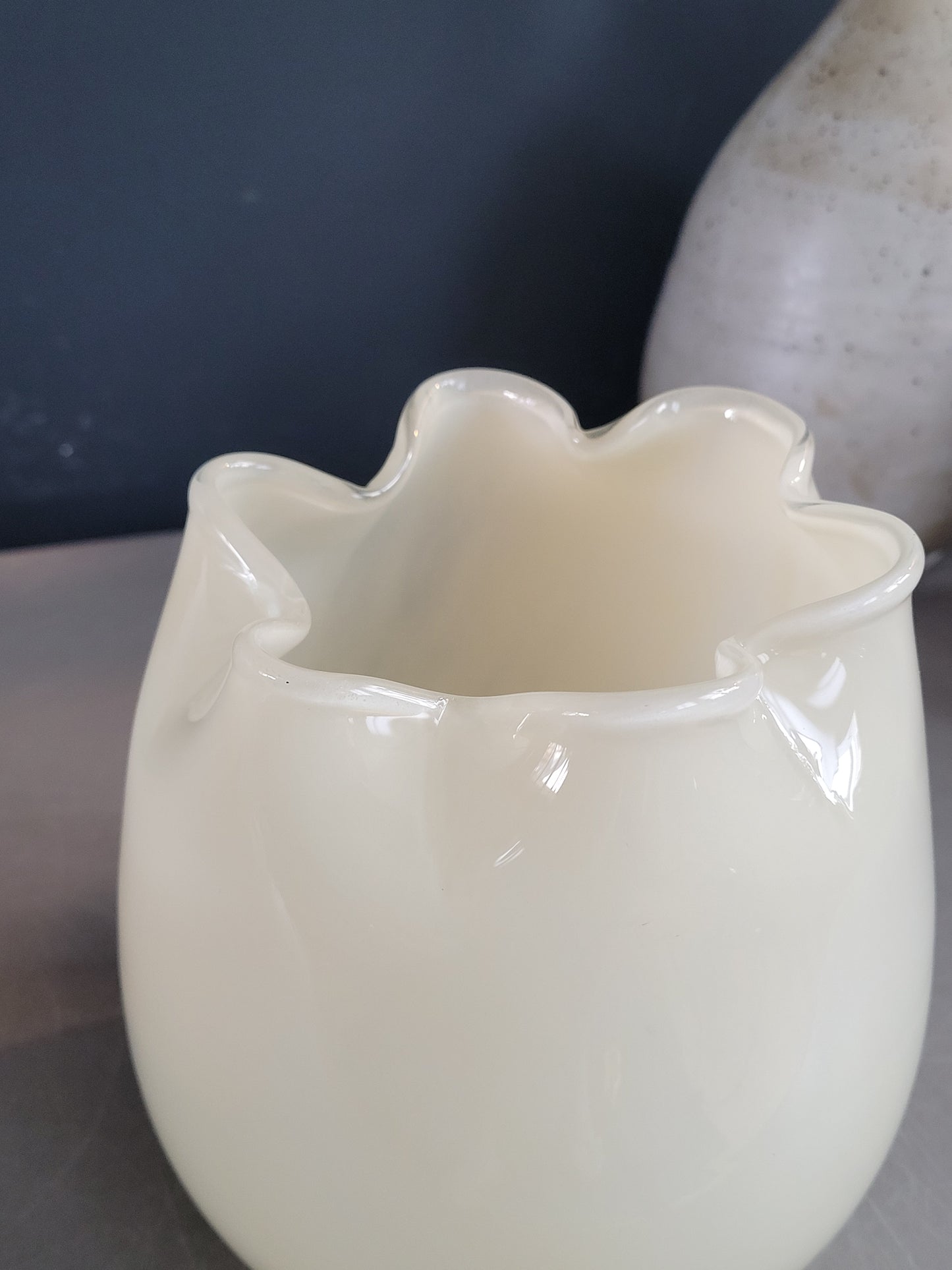 Vase en verre soufflé modelé - Ref 989