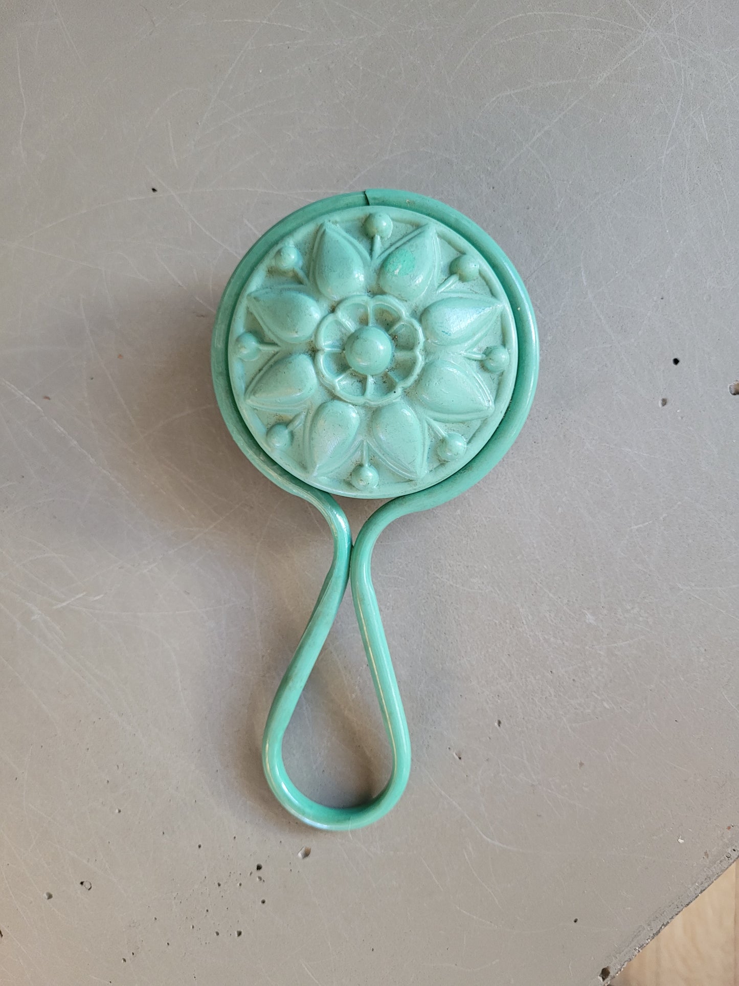 Hochet bébé en celluloïd années 50 - Ref 646