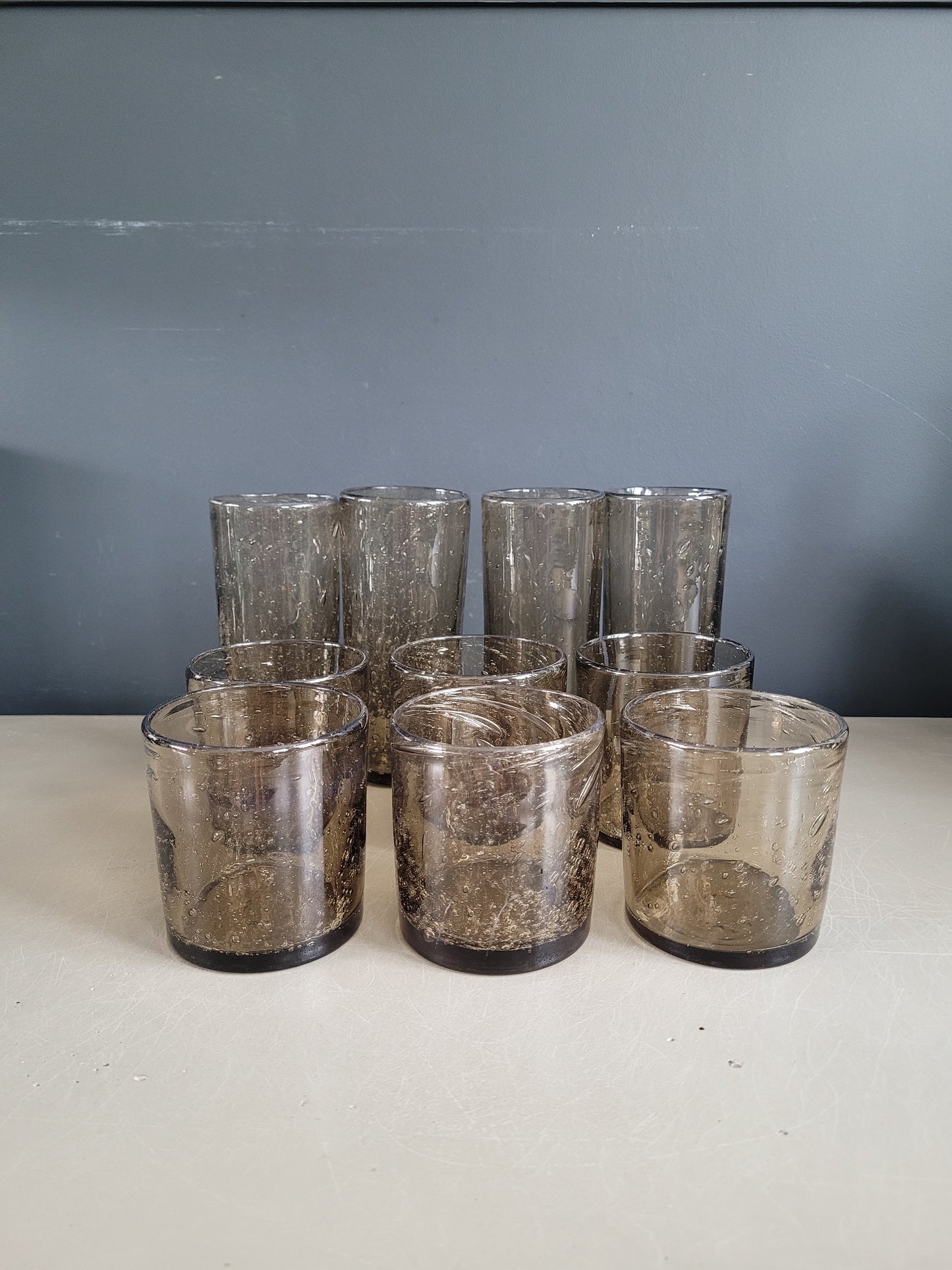 Serie de 10 verres en verre bullé fumé - Ref 499