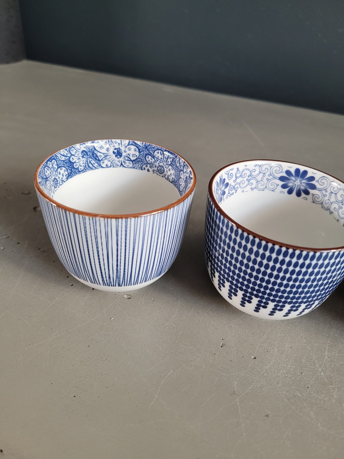 4 tasses à café en porcelaine- Ref 511