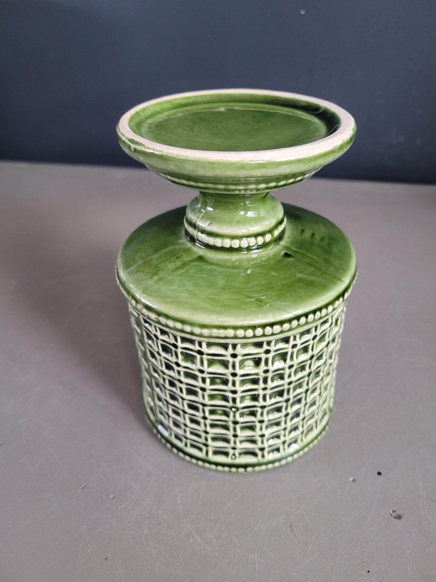 Cache-pot sur pied en céramique émaillée verte - Ref 568