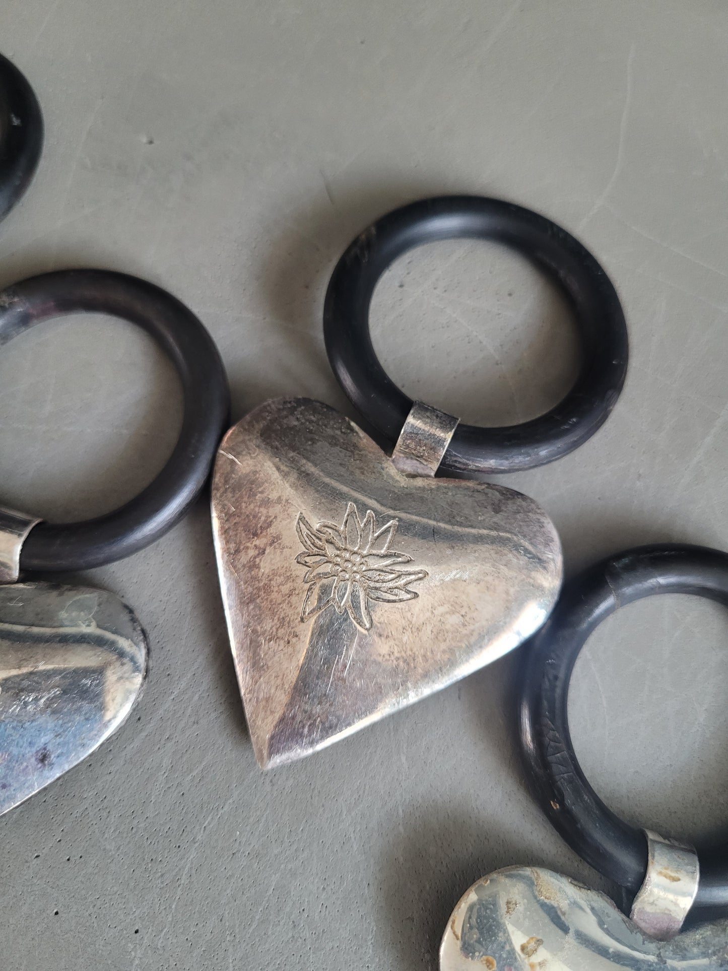 Décorations de rideaux coeur et edelweiss - Ref 415