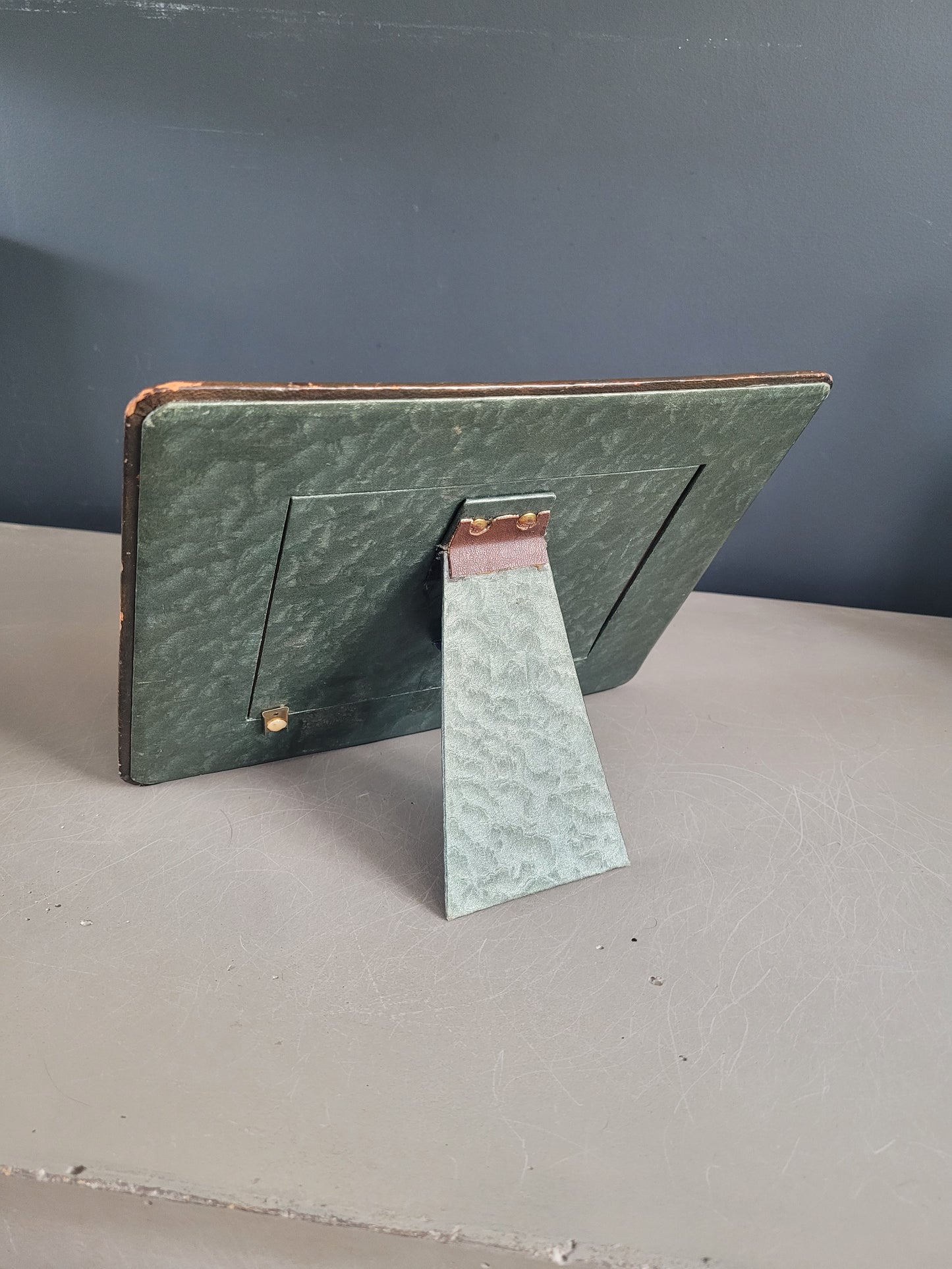 Cadre à poser ancien en cuir - Ref 450