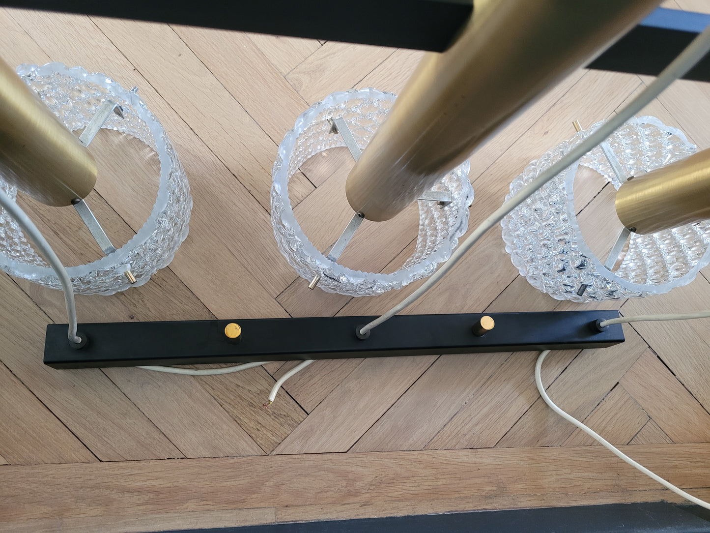 Lustre 3 feux suspension cascade vintage en verre moulé et laiton - Ref 307