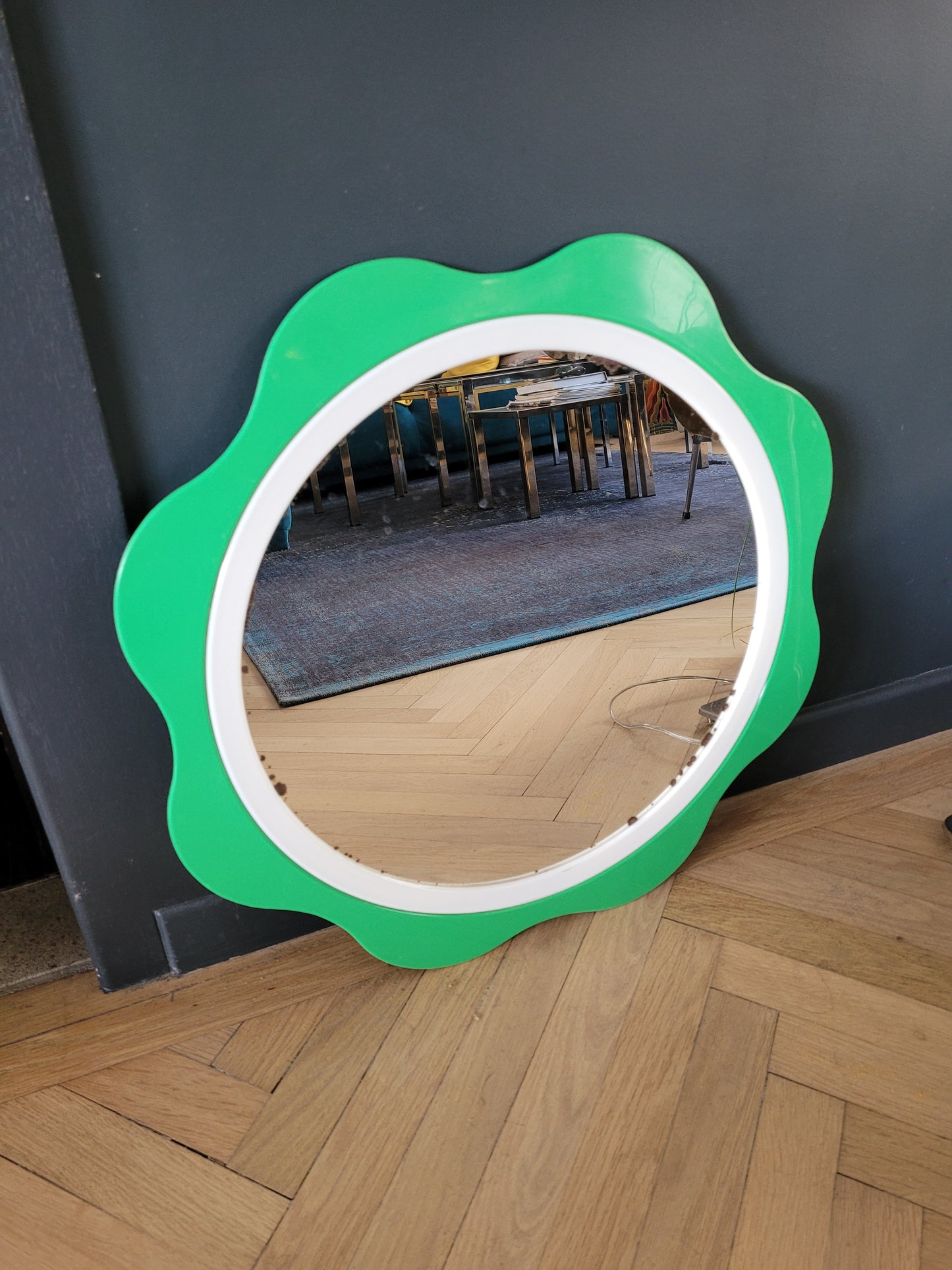 Miroir flower plastique du designer finlandais Makisen Kuvastin - Ref 508
