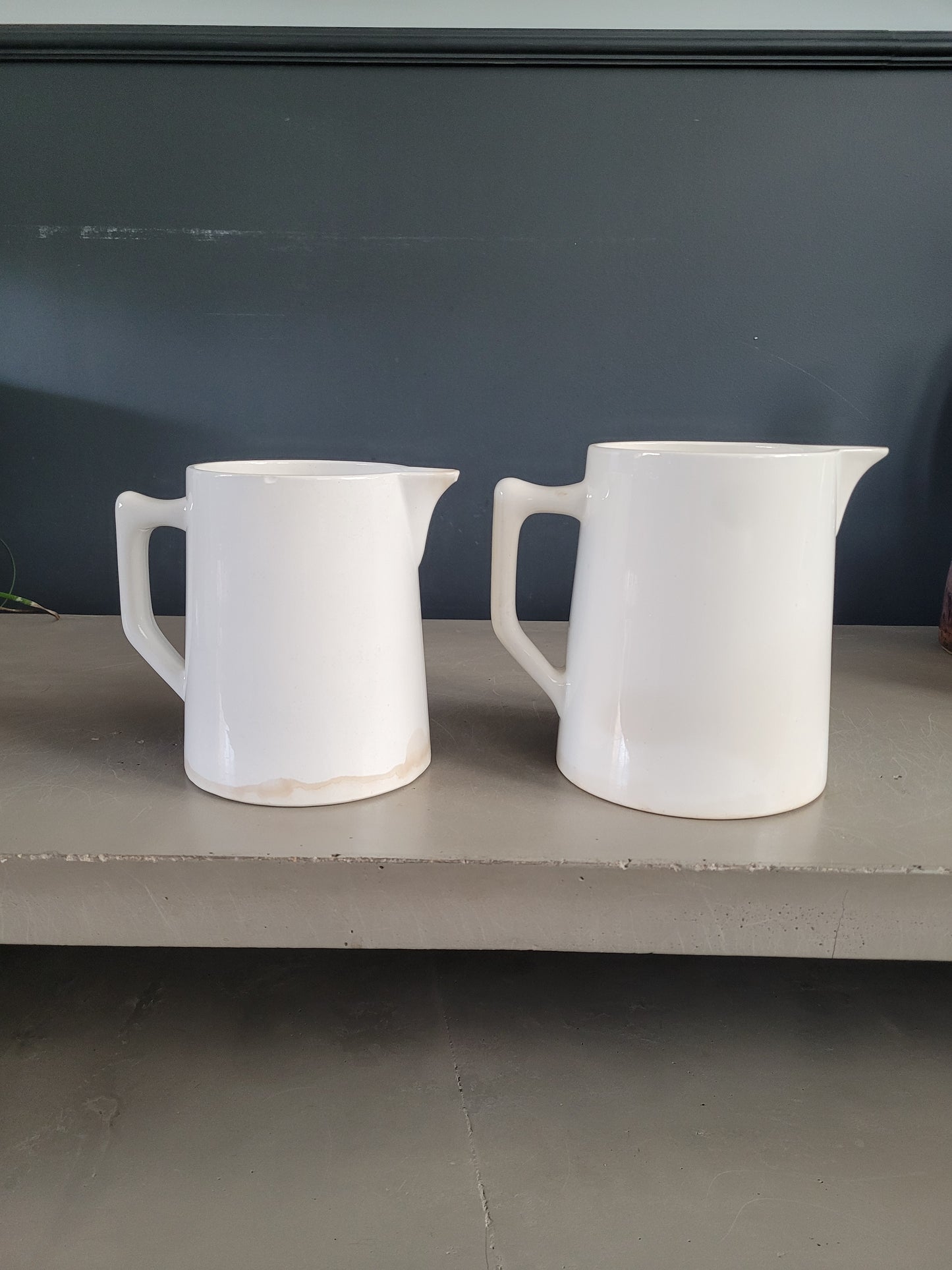 Paire de pichets en porcelaine de Digoin - Ref 327