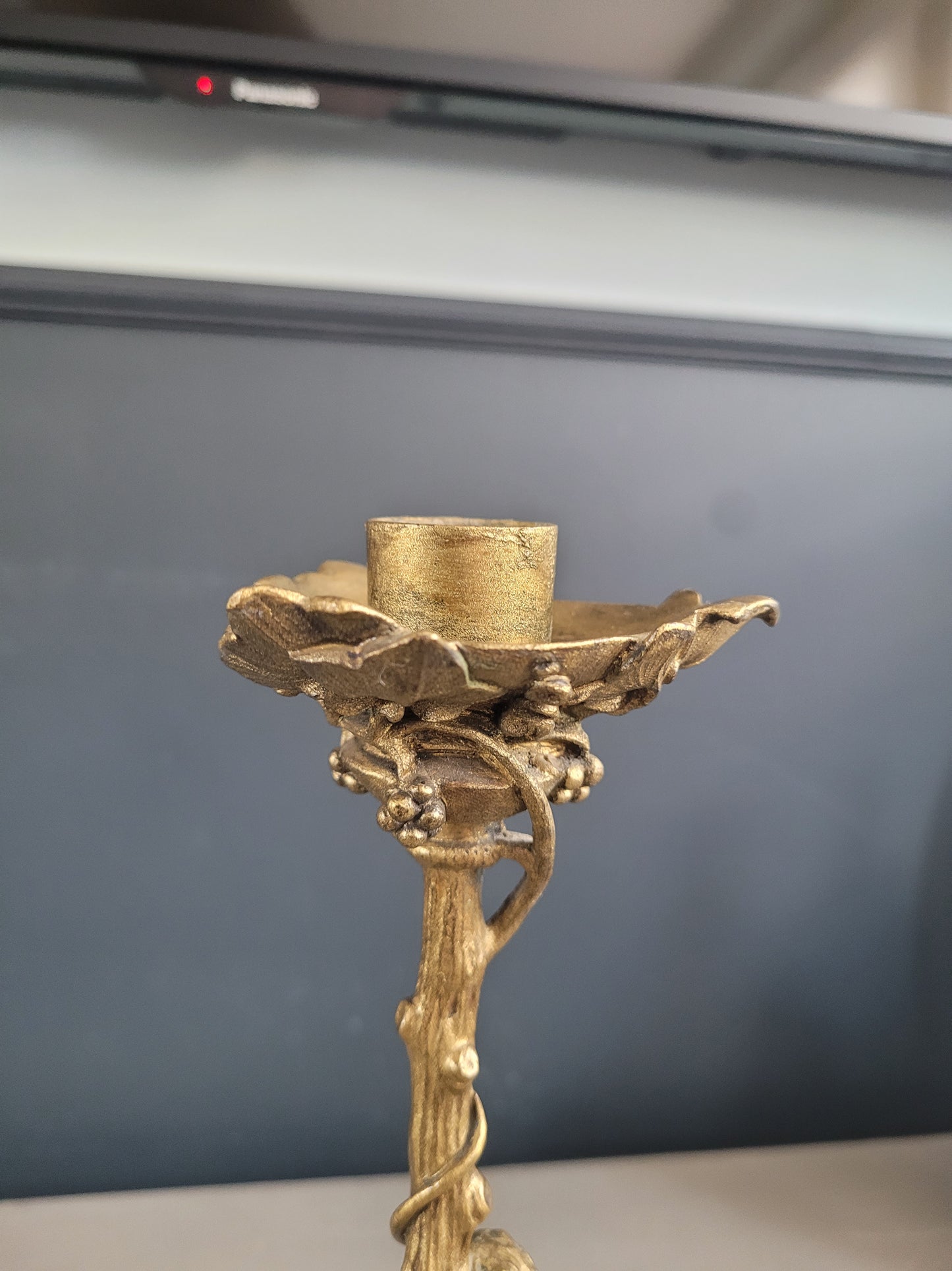 Bougeoir tripode en bronze doré serpent et souris - Ref 406