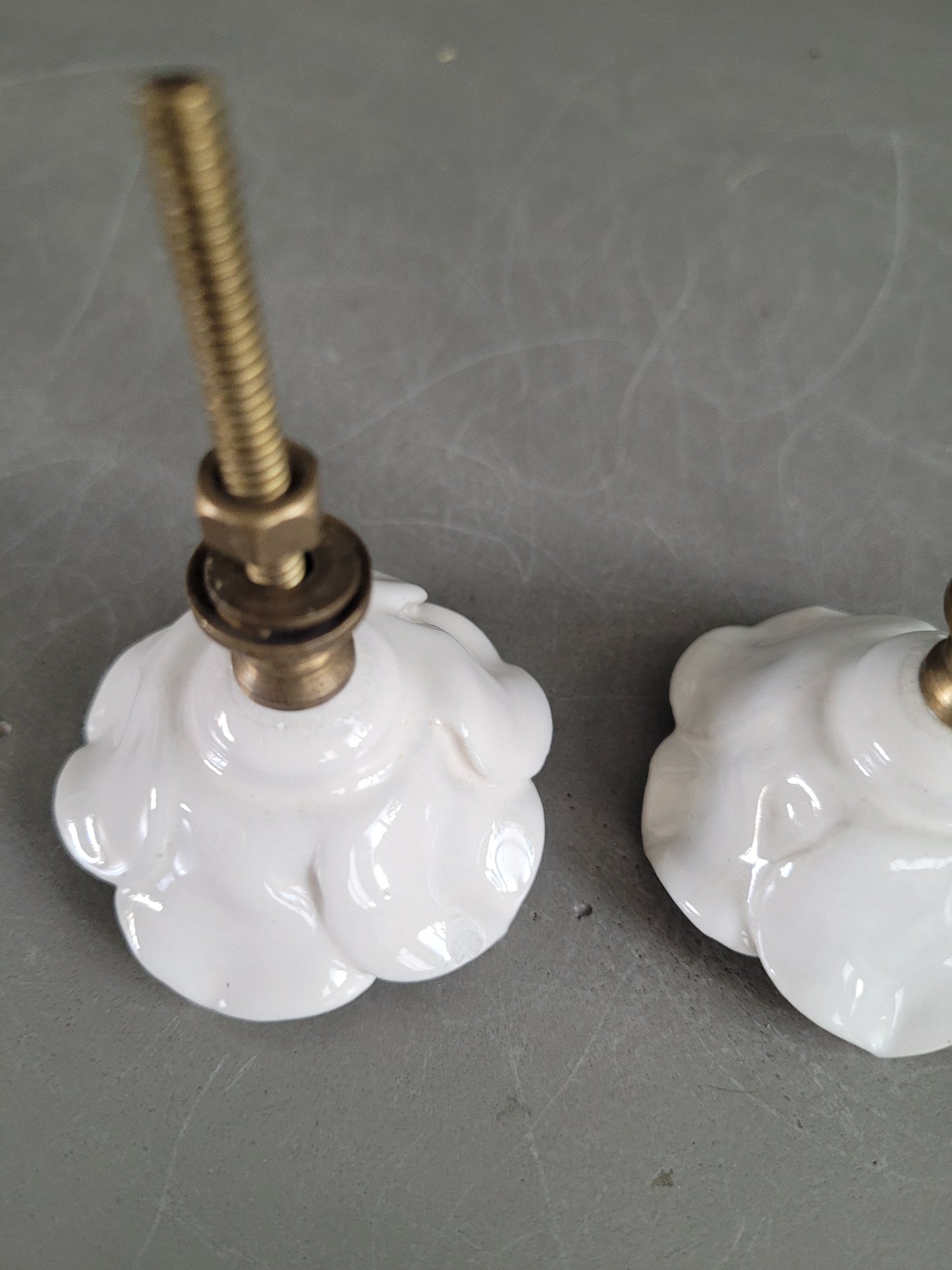 Paire de boutons de meubles en porcelaine- Ref 531
