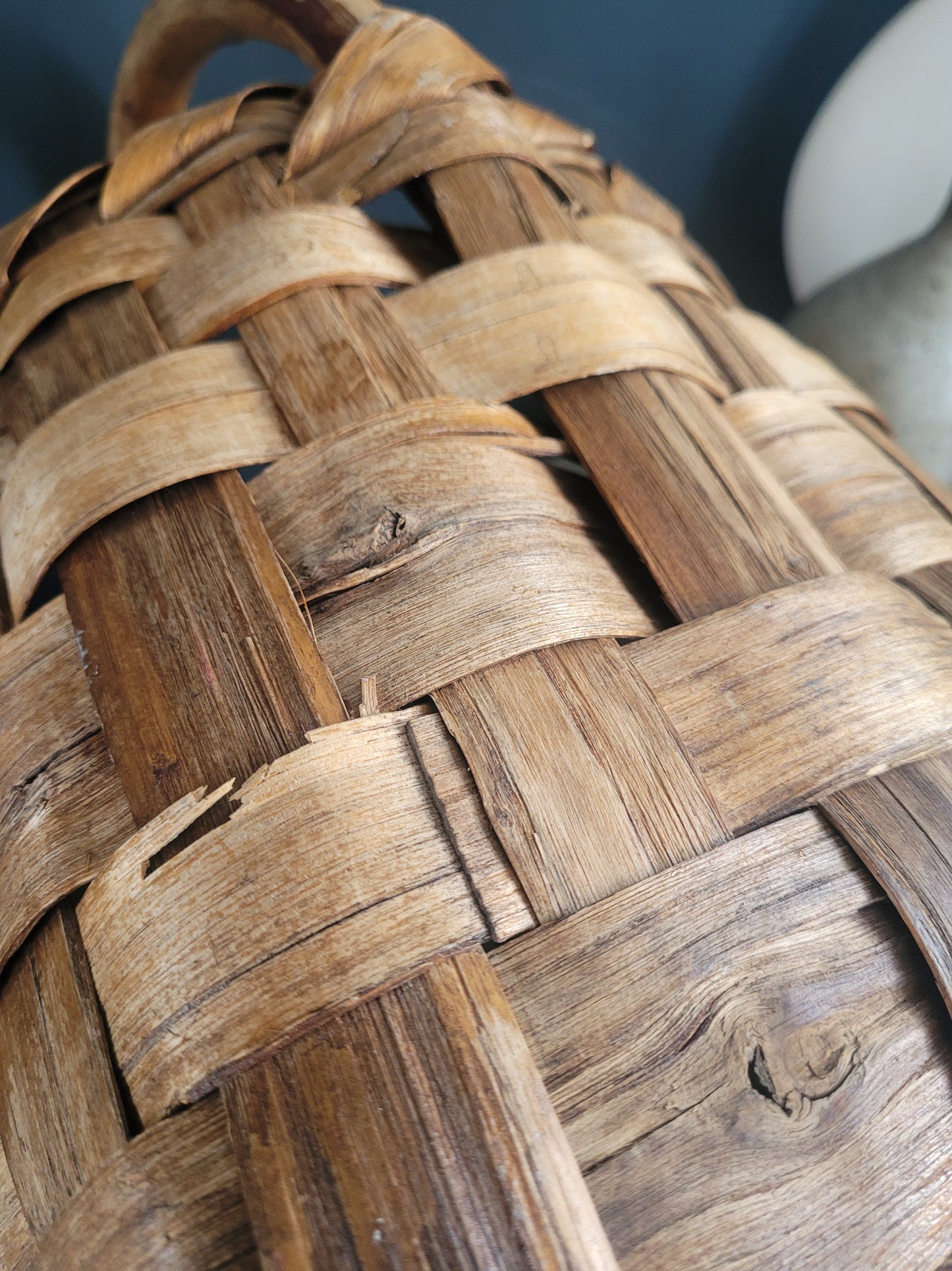 Panier en bois courbé et lamelles de bois - Ref 462