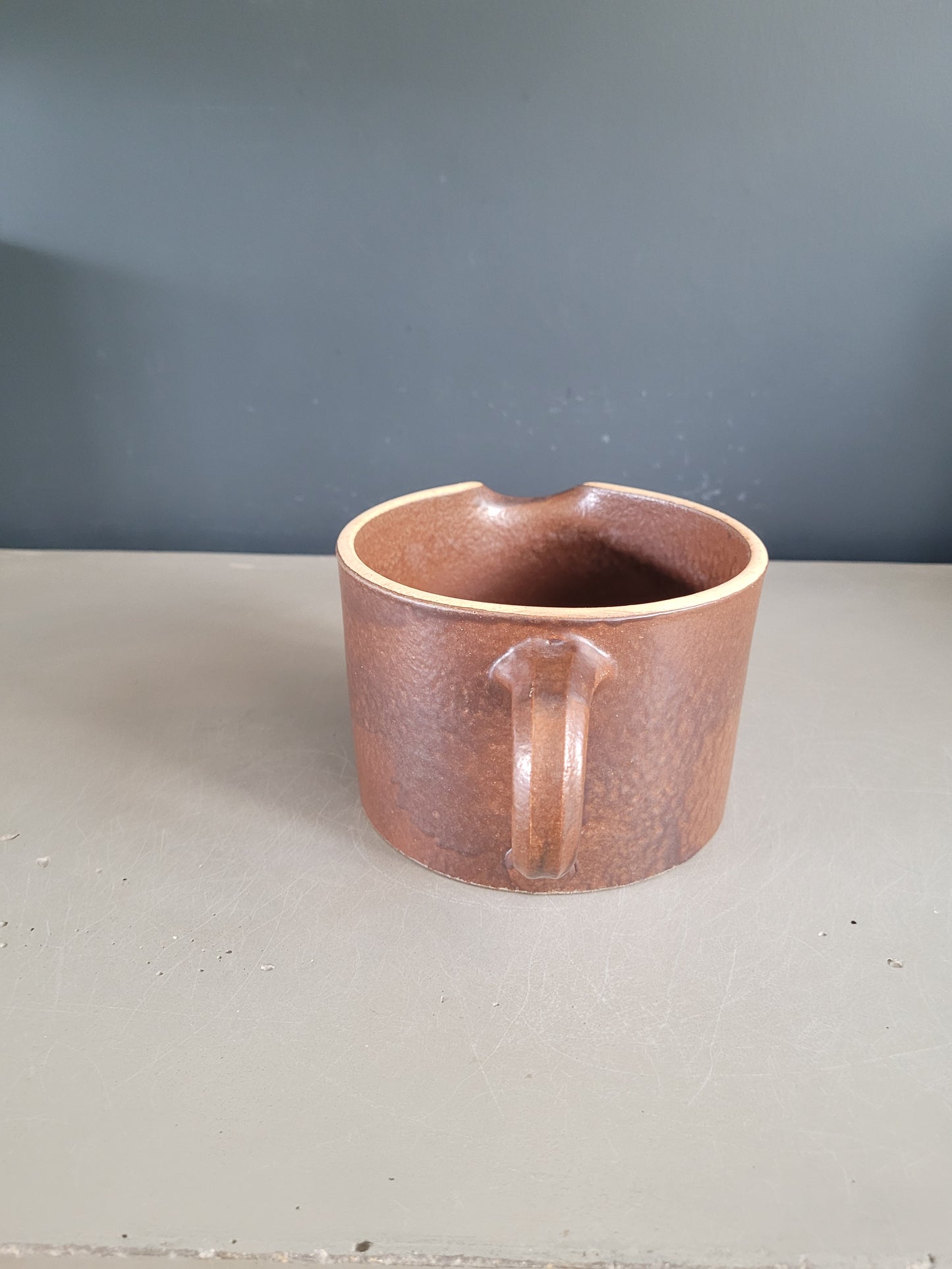 Pichet - pot à crème - en faience émaillée marron - Ref 506
