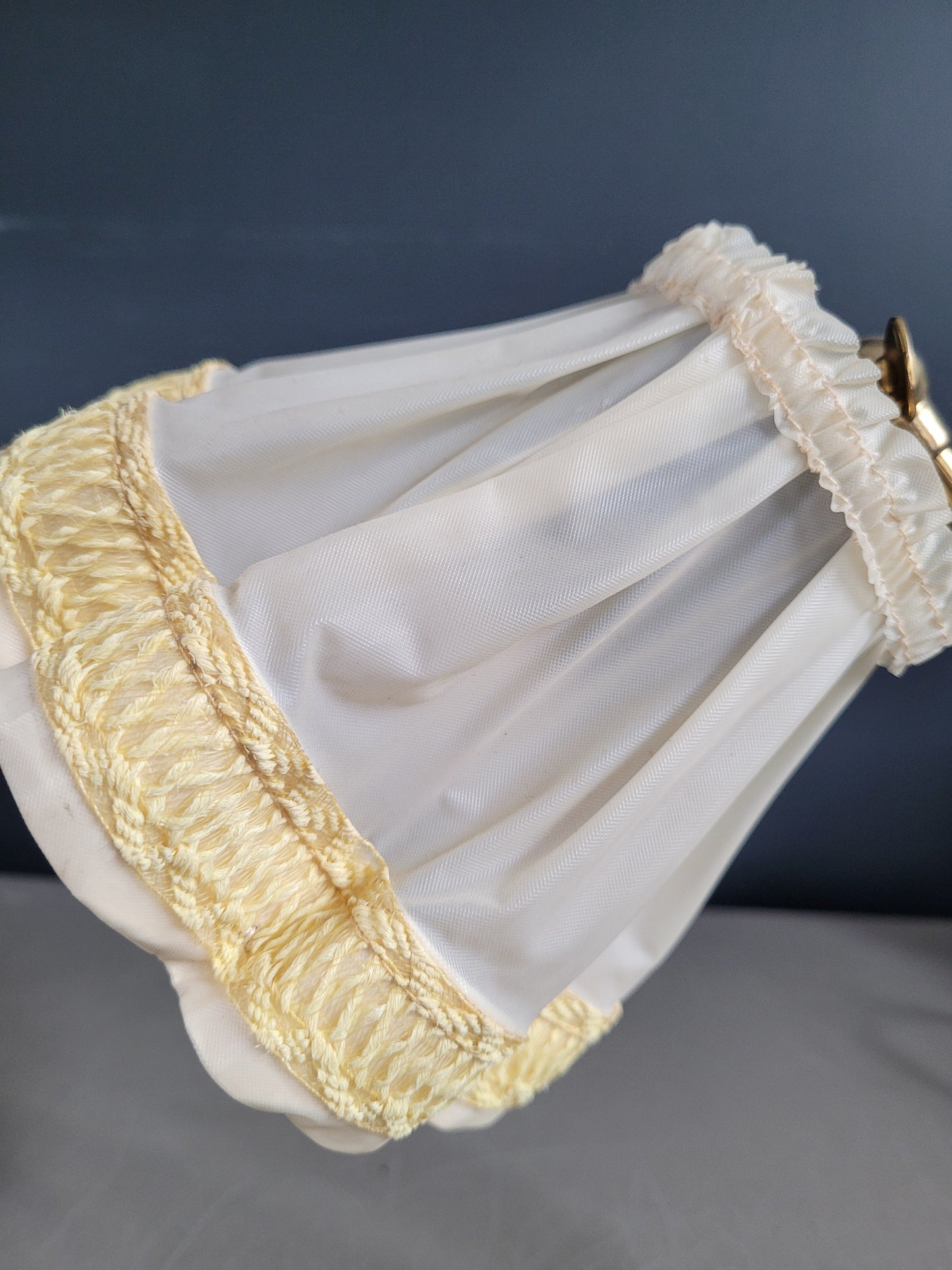 Lampe à poser avec interrupteur sur la base - Ref 283