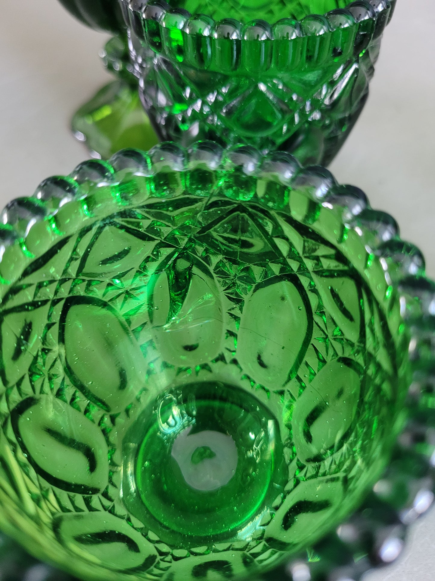 Ensemble de 6 verres en verre moulé vert - Ref 512