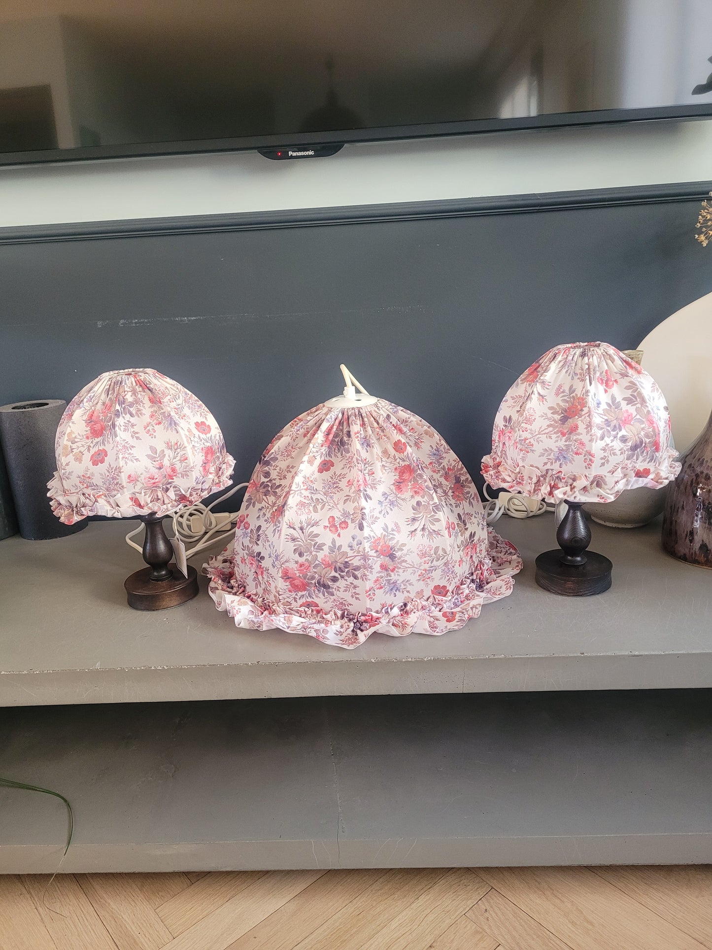 Paire de lampes de chevet pied bois et abat-jour fleuri - Ref 700