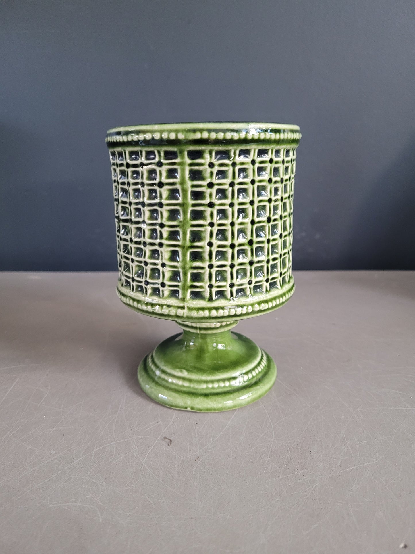 Cache-pot sur pied en céramique émaillée verte - Ref 568