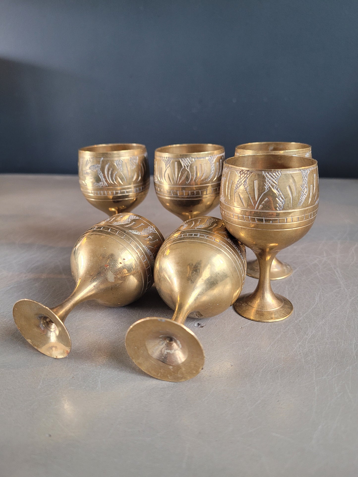 Lot de 6 verres à pied en laiton ciselé- Ref 272