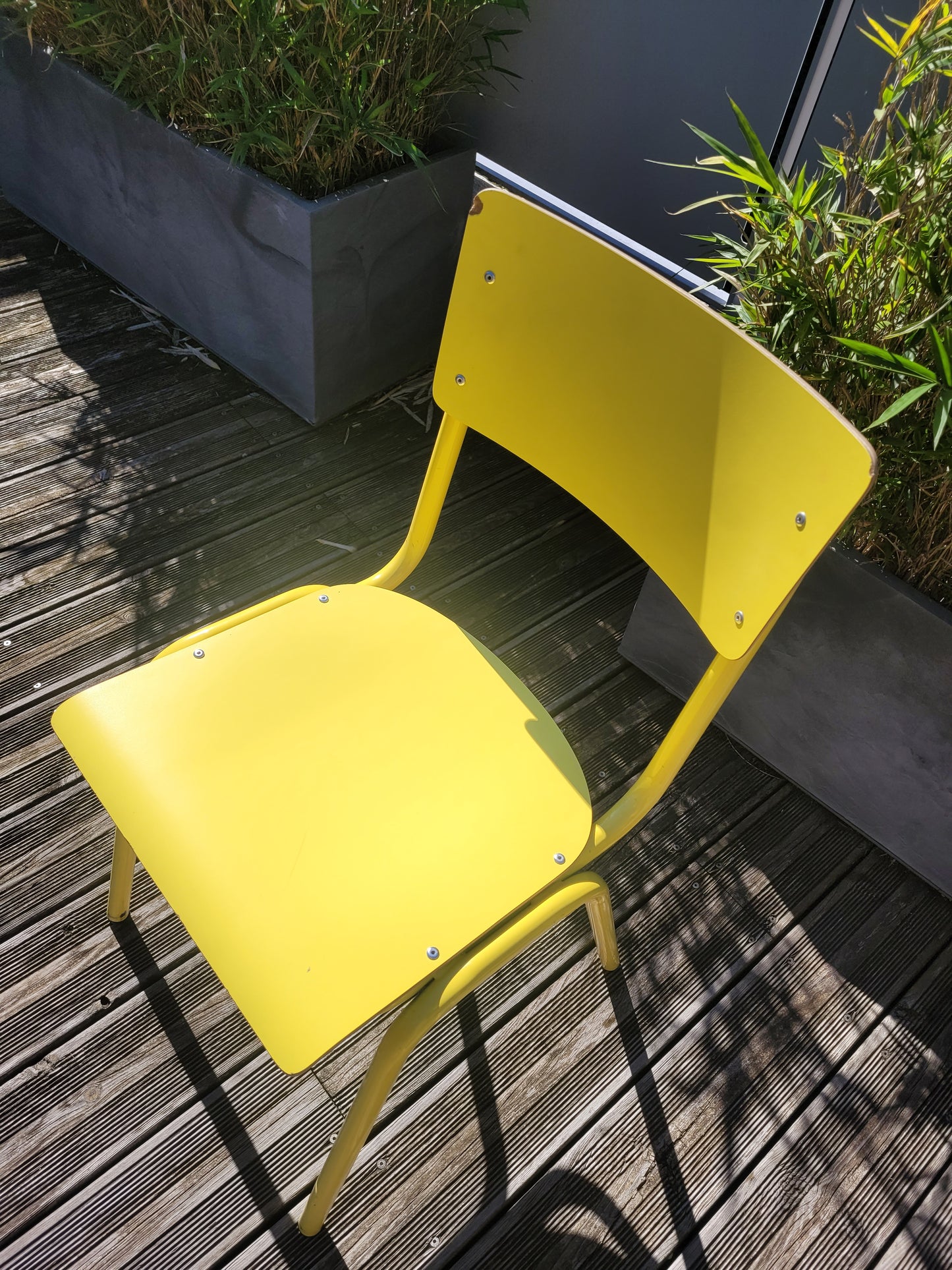 Paire de chaises jaunes en contre-plaqué- Ref 600