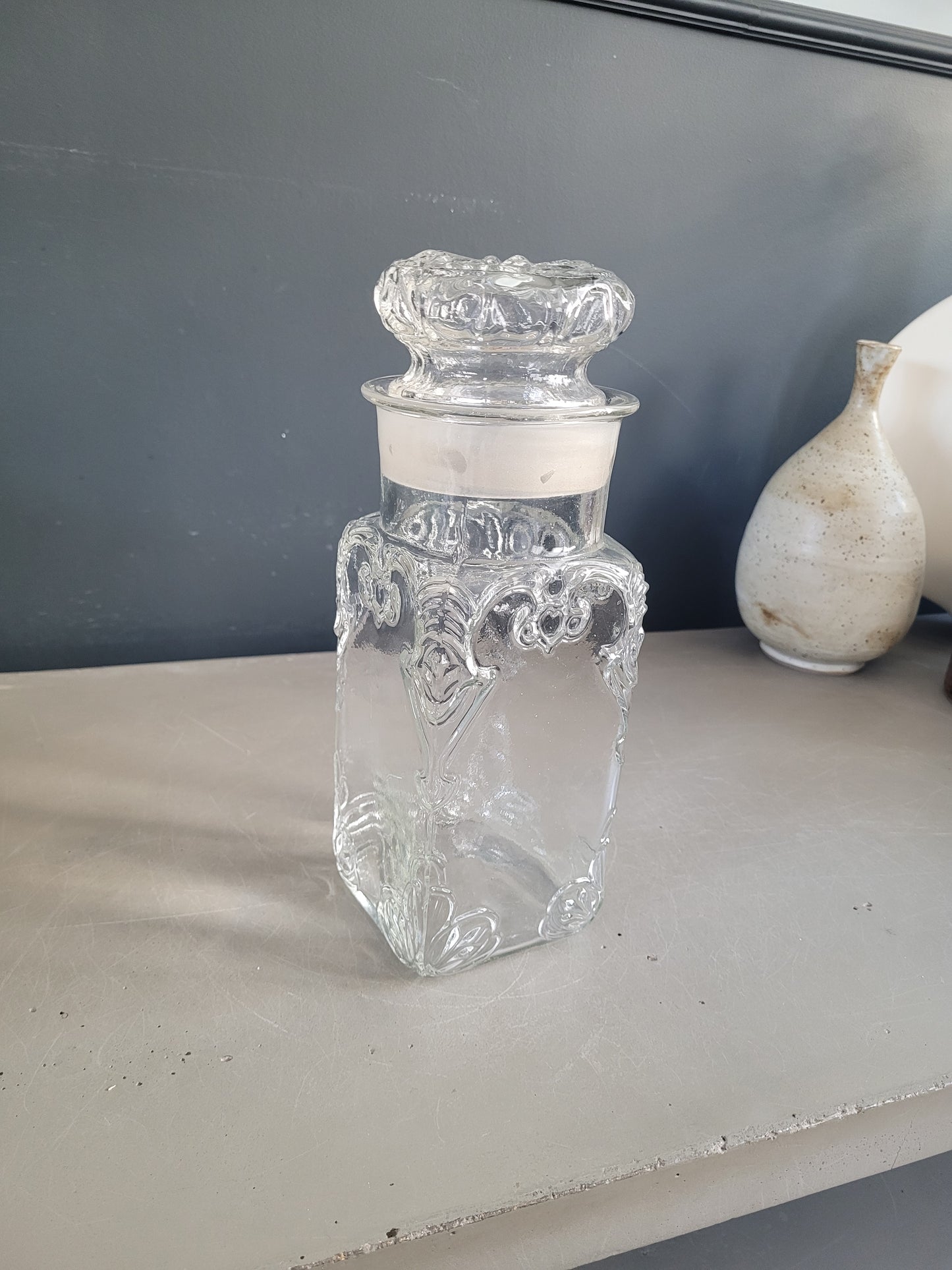 Bonbonnière ancienne en verre moulé - Ref 891