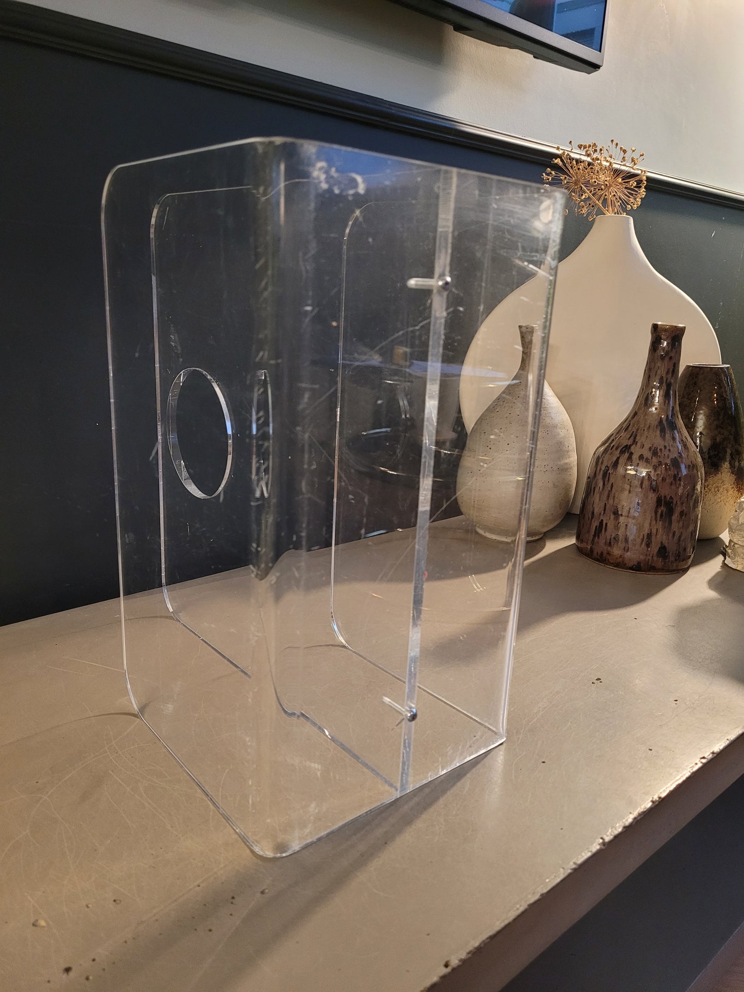 Porte-revues en plexiglass des années 70 - Ref 625