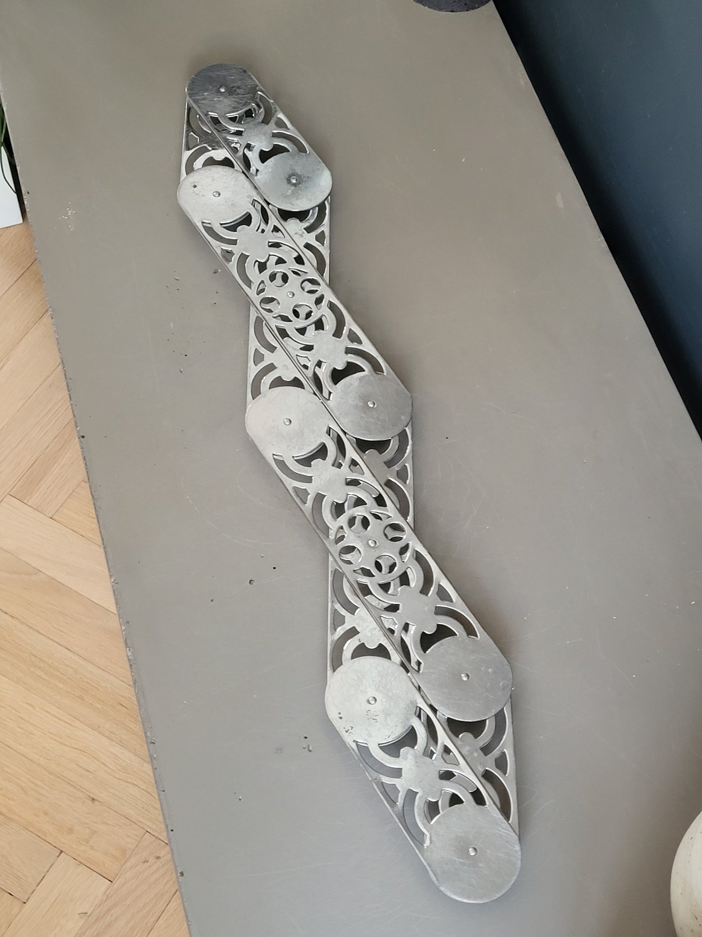 Grand dessous de plat articulé en inox - Ref 404