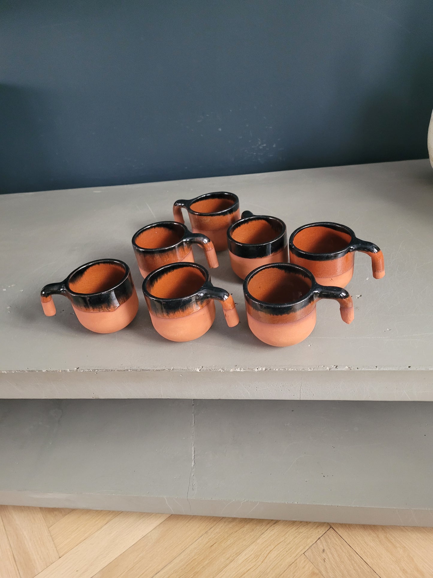 Lot de 7 tasses à café en terre cuite émaillée- Ref 520