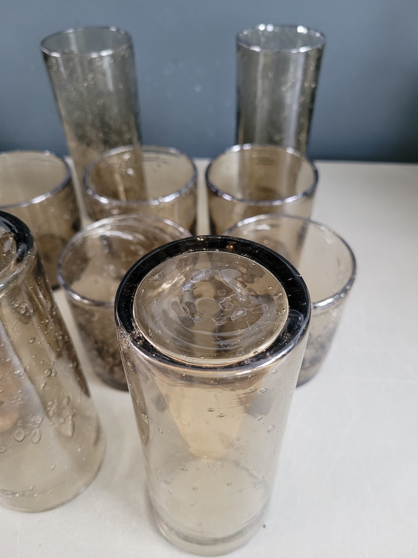 Serie de 10 verres en verre bullé fumé - Ref 499