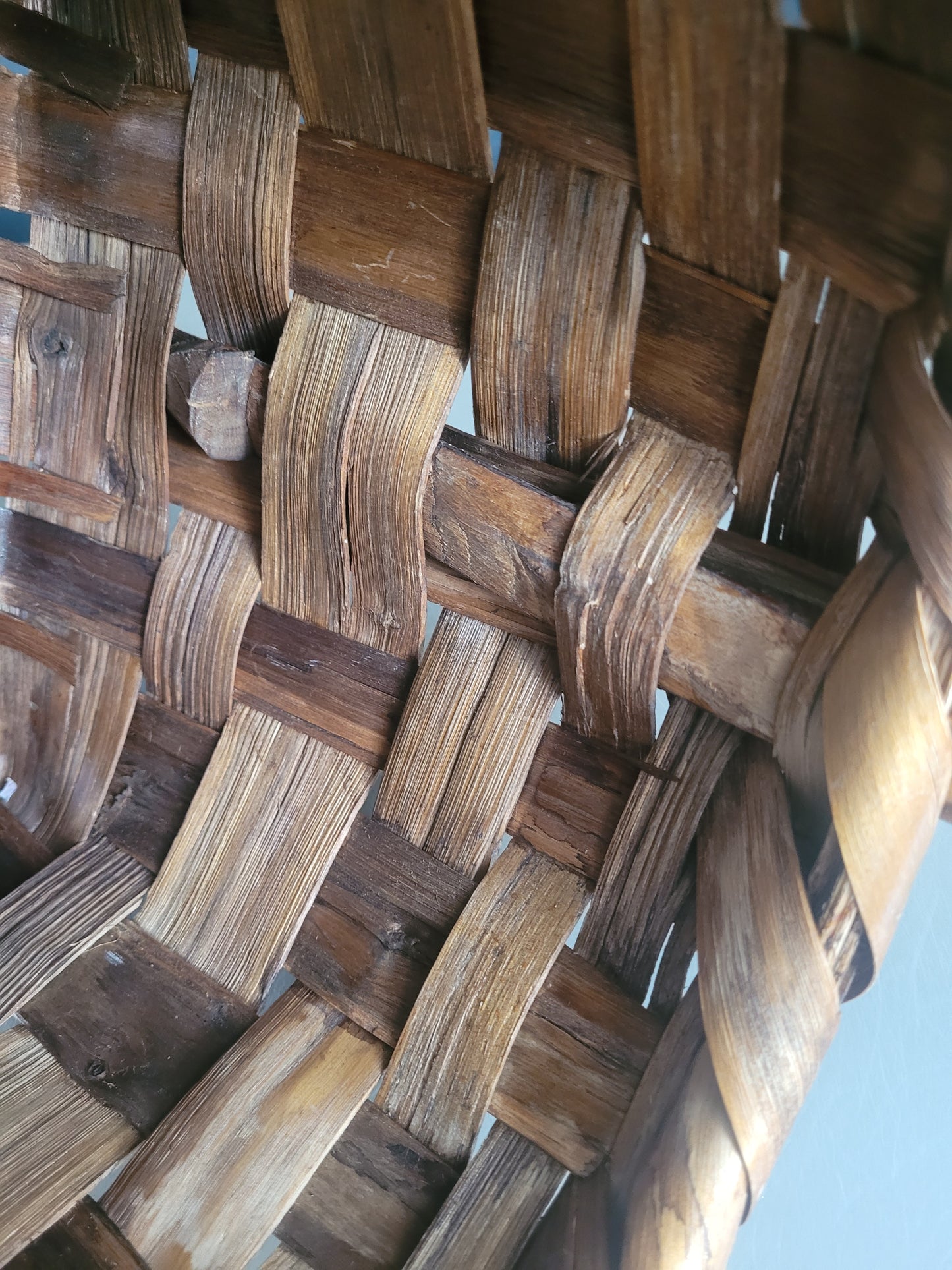 Panier en bois courbé et lamelles de bois - Ref 462