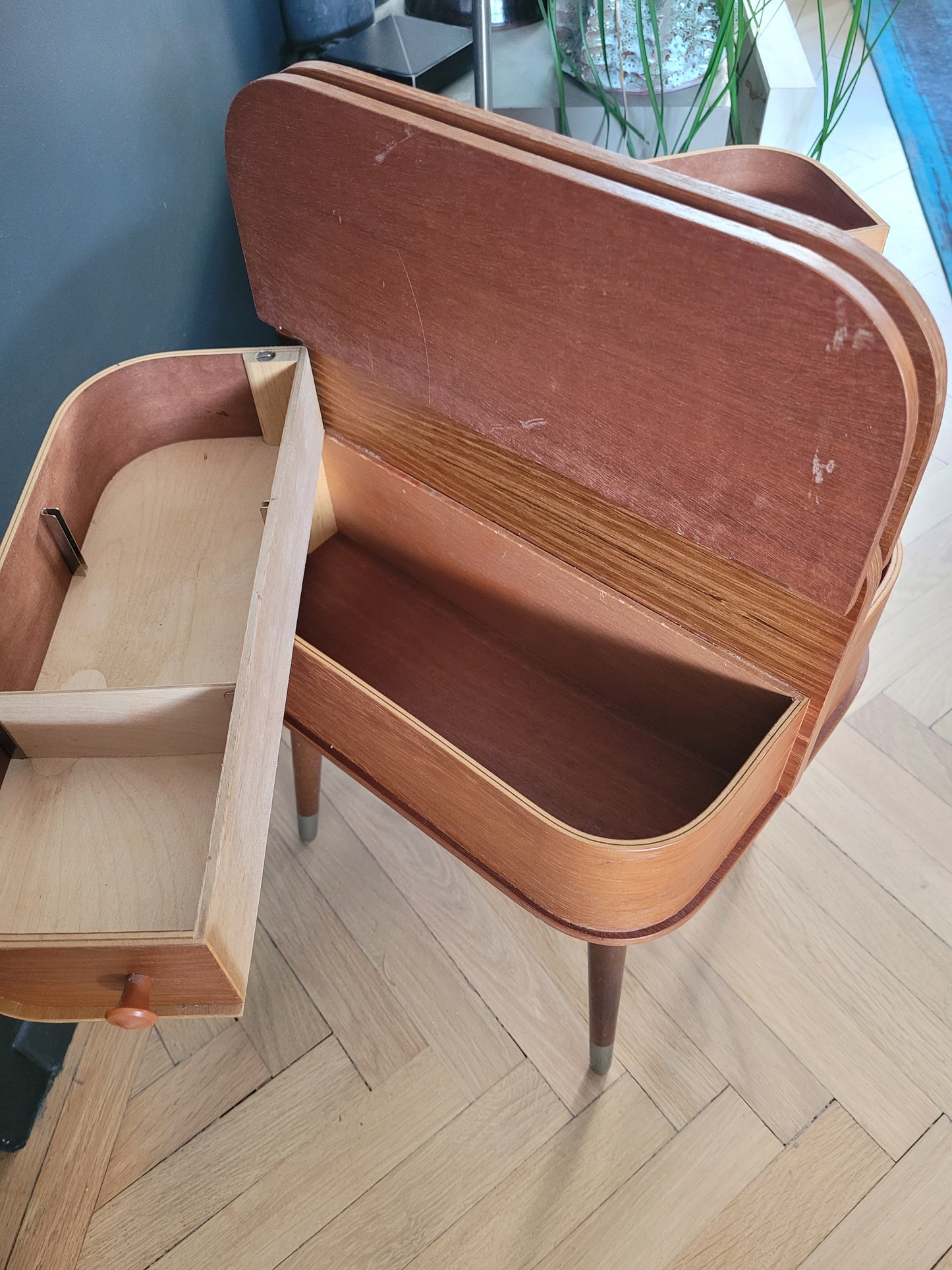 Travailleuse vintage en bois à tiroirs - Boîte à couture- Ref 509