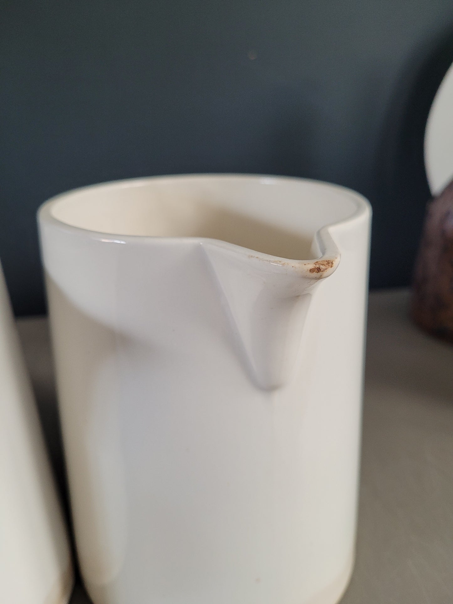 Paire de pichets en porcelaine de Digoin - Ref 327