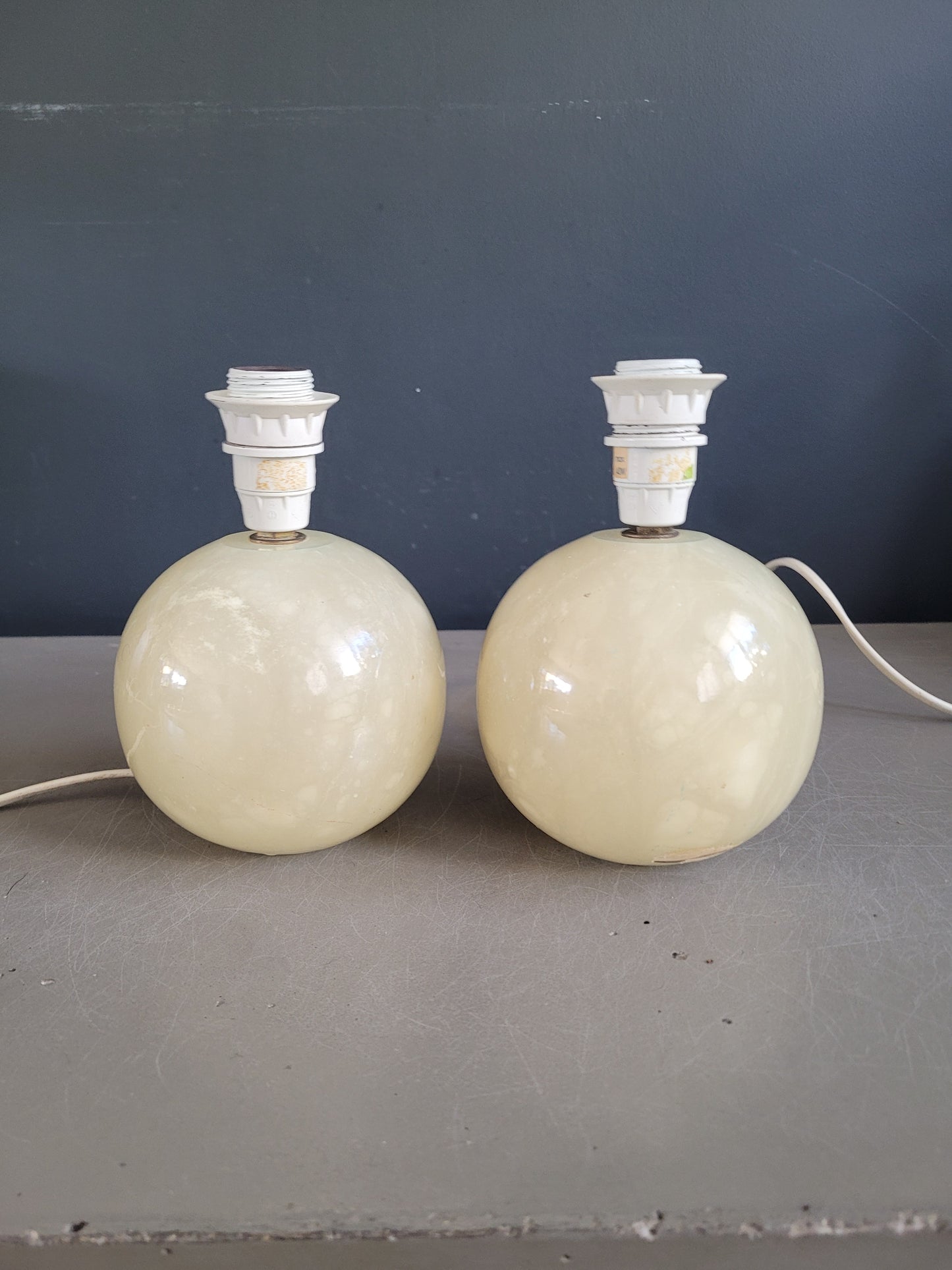 Paire de pieds de lampes boules en albâtre- Ref 639