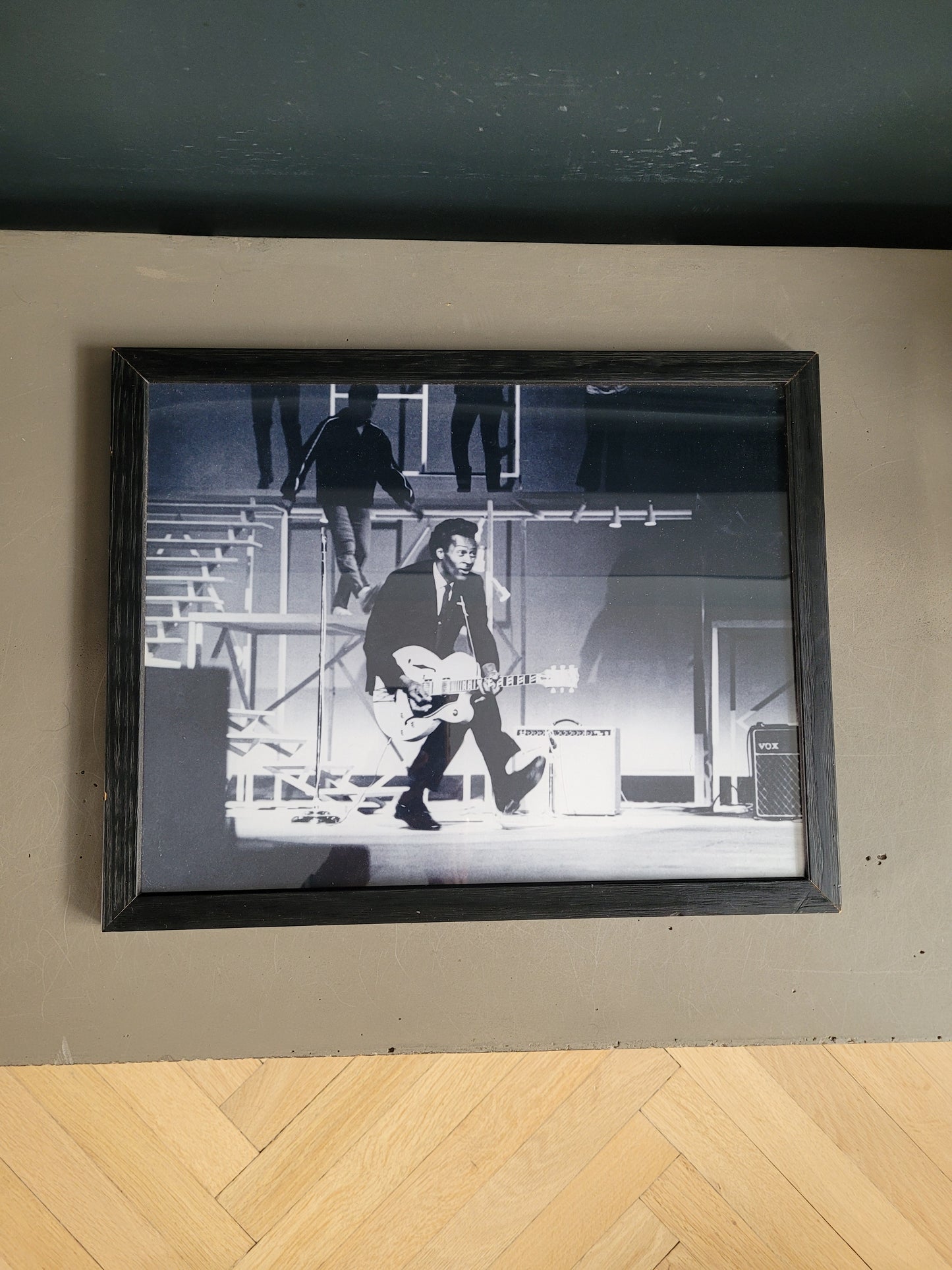 Tirage photo argentique de Chuck Berry au T.A.M.i show en 1964 - Ref 622