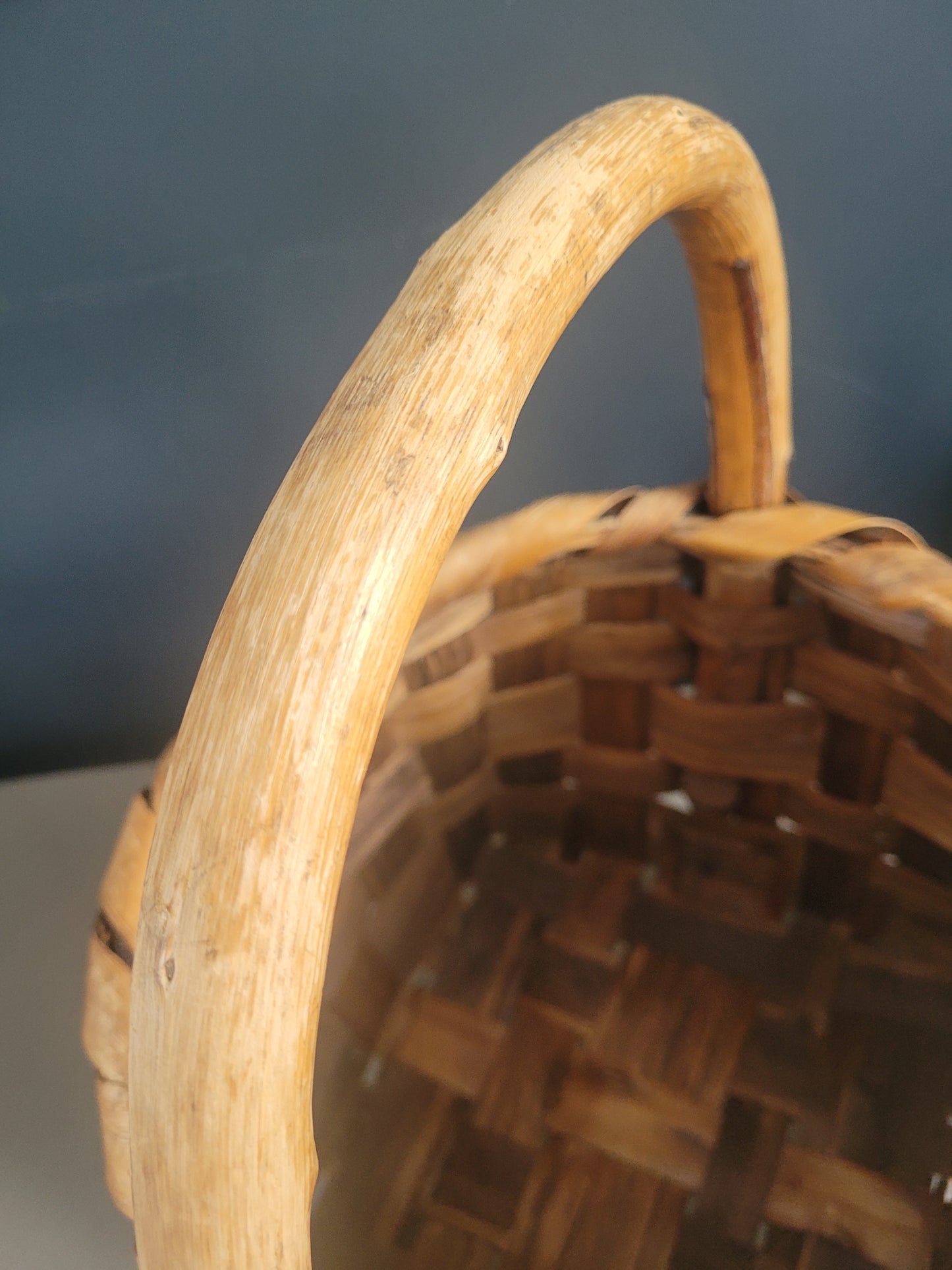 Panier en bois courbé et lamelles de bois - Ref 462
