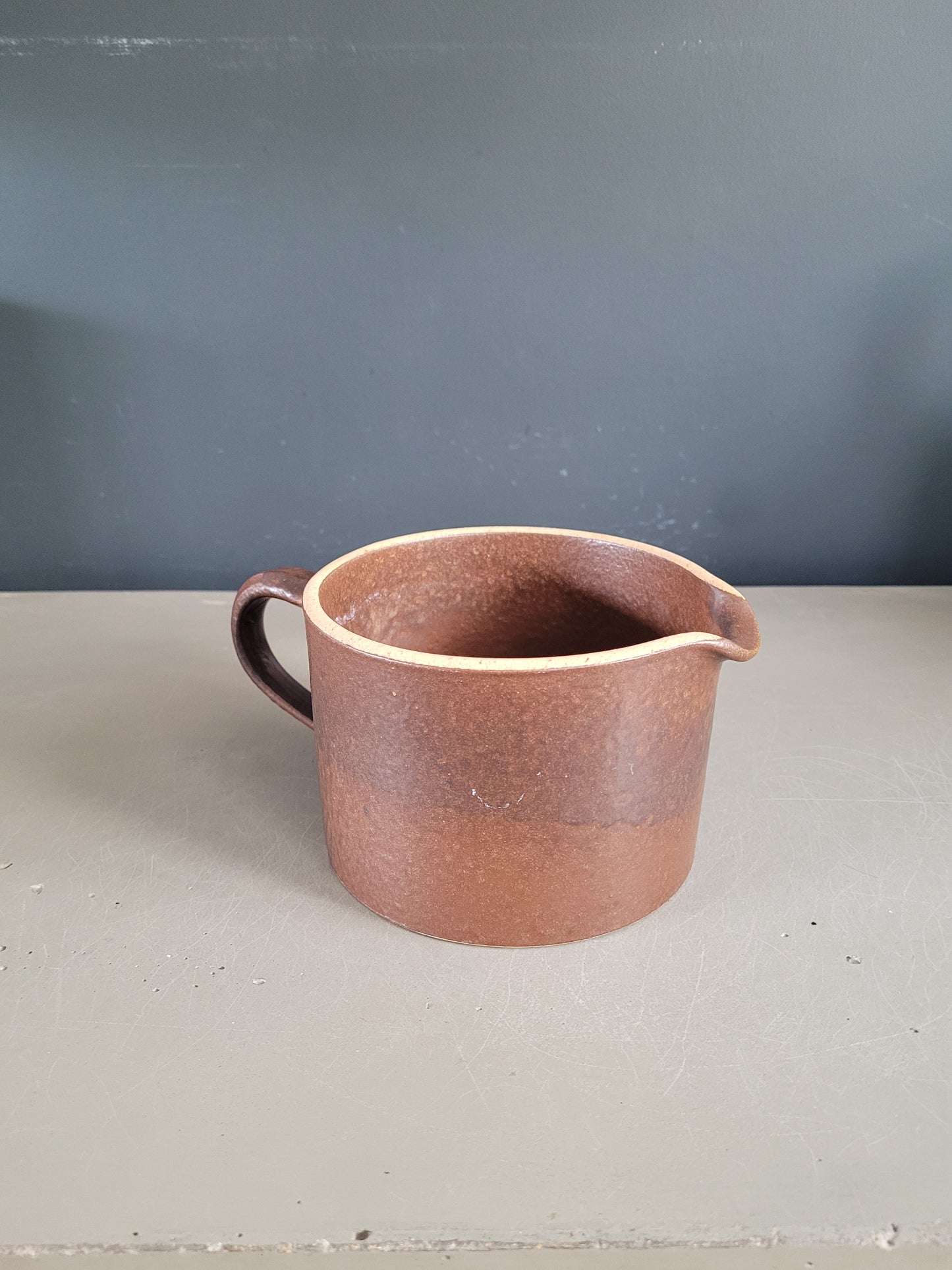 Pichet - pot à crème - en faience émaillée marron - Ref 506