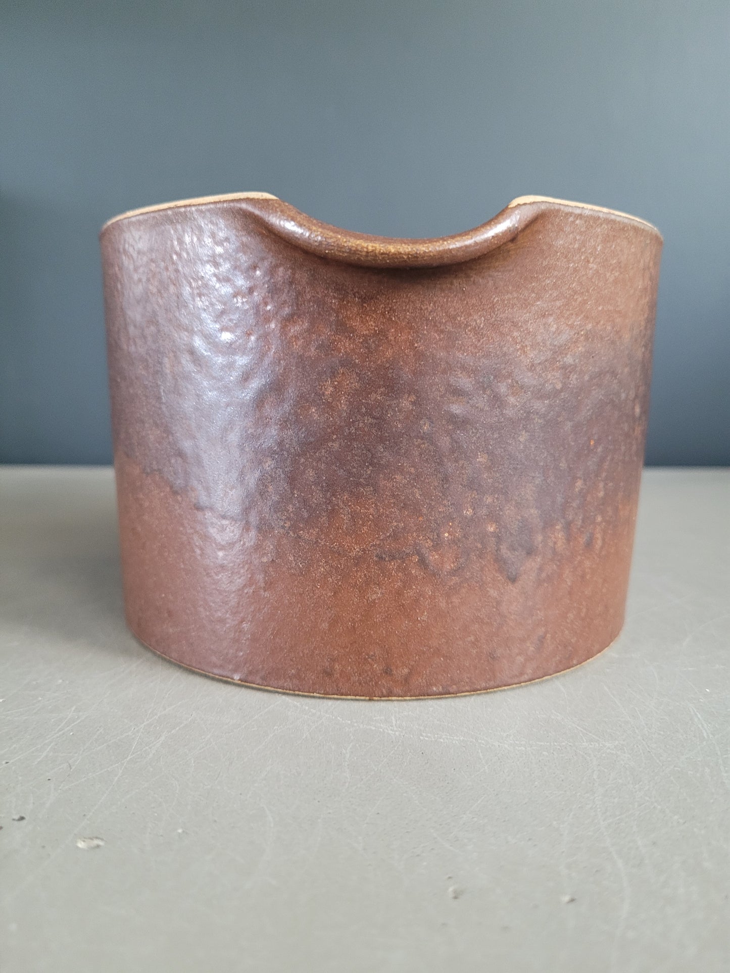 Pichet - pot à crème - en faience émaillée marron - Ref 506