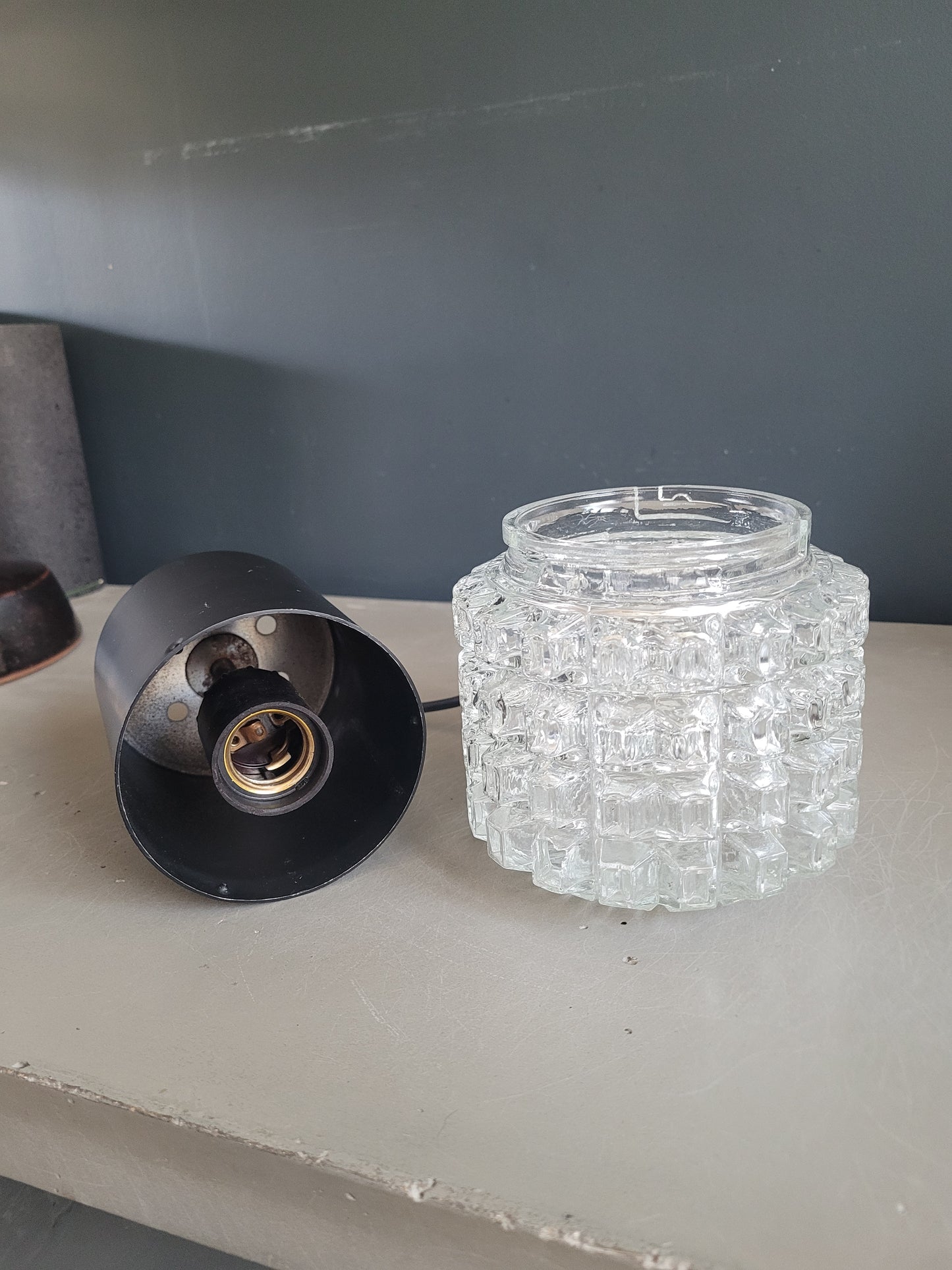 Suspension vintage globe en verre moulé- Ref 305