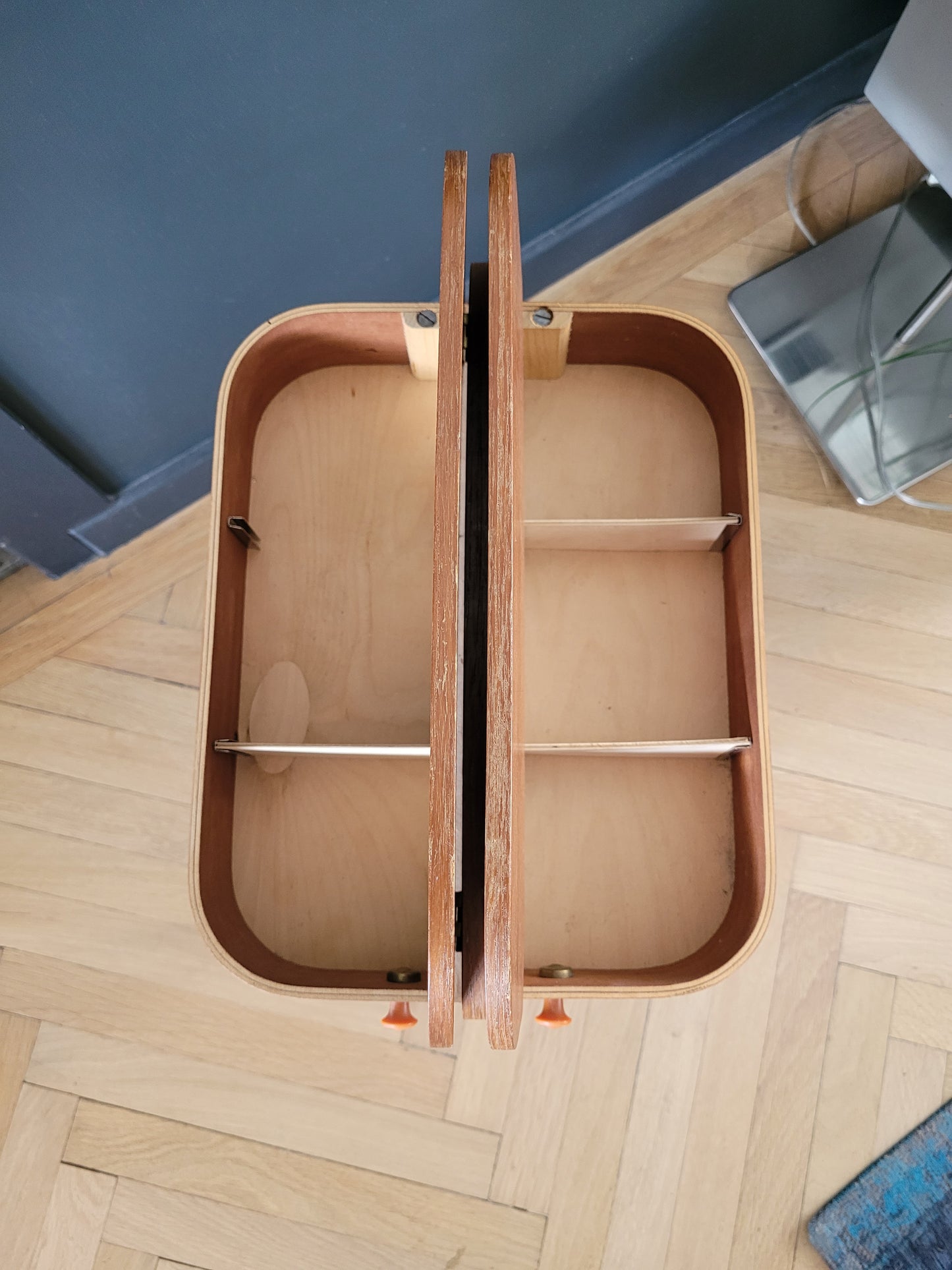 Travailleuse vintage en bois à tiroirs - Boîte à couture- Ref 509