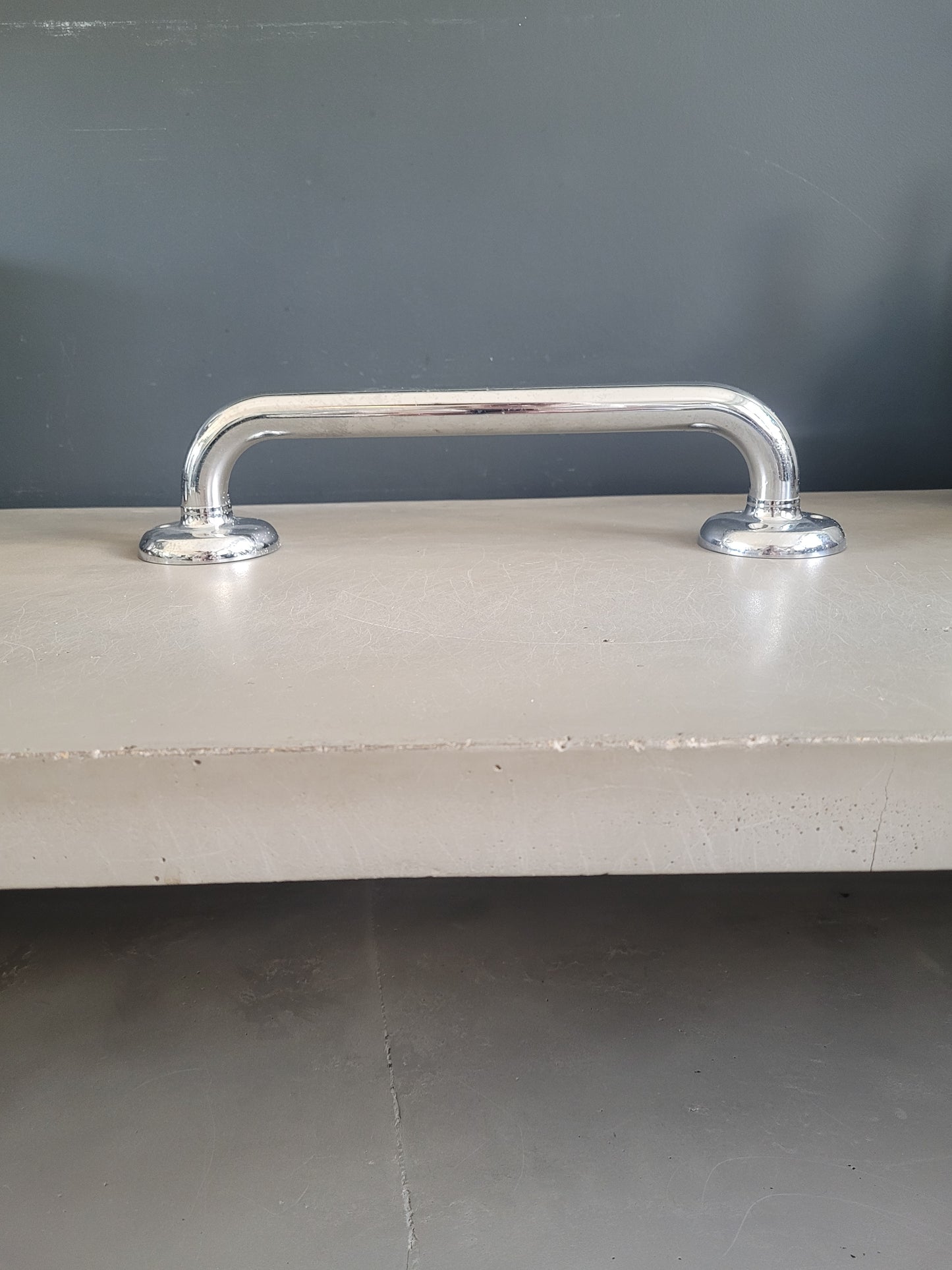 Poignée porte serviette murale chromée - Ref 141