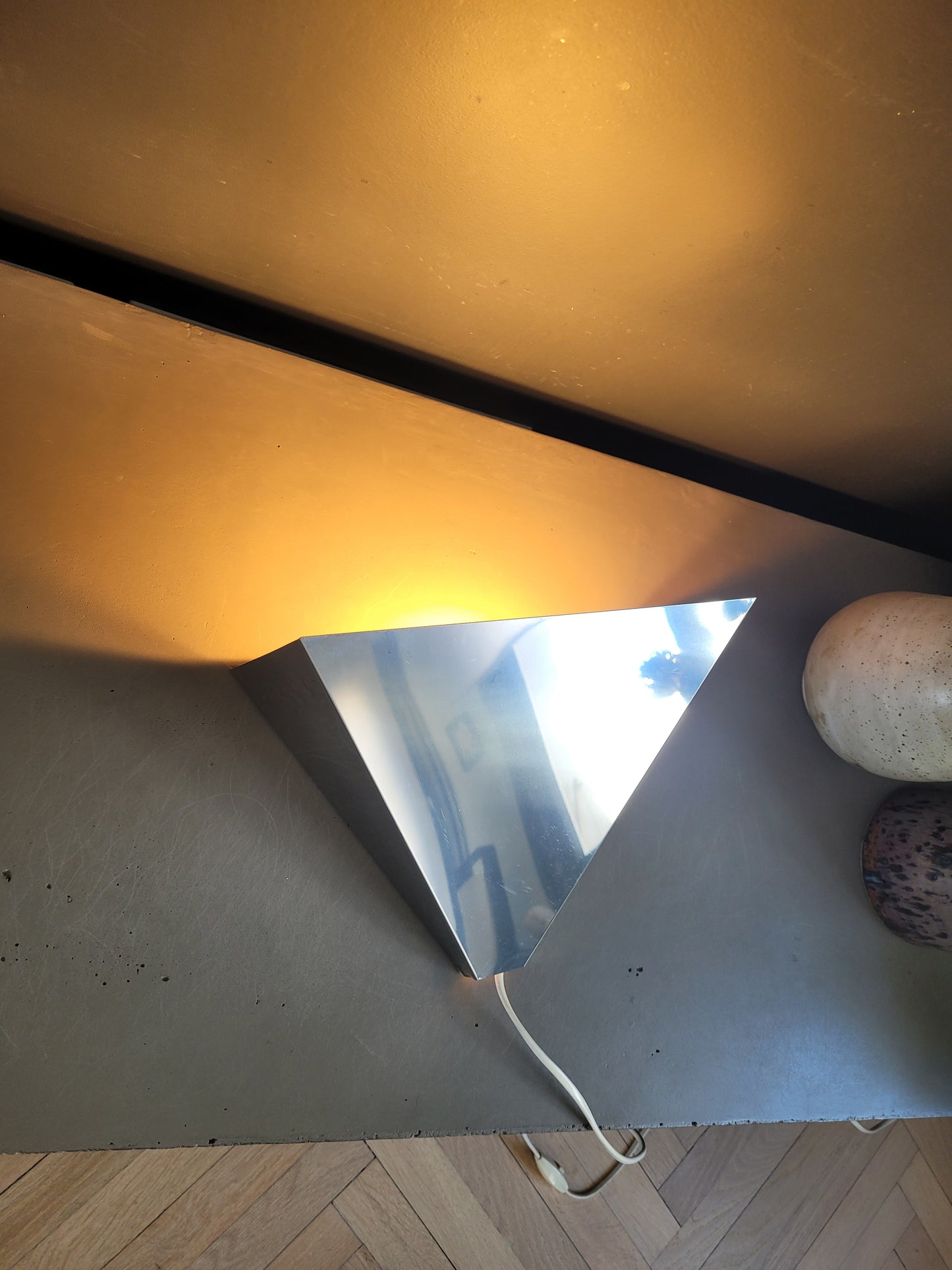 Applique triangulaire Ikea vintage en aluminium - Ref 304
